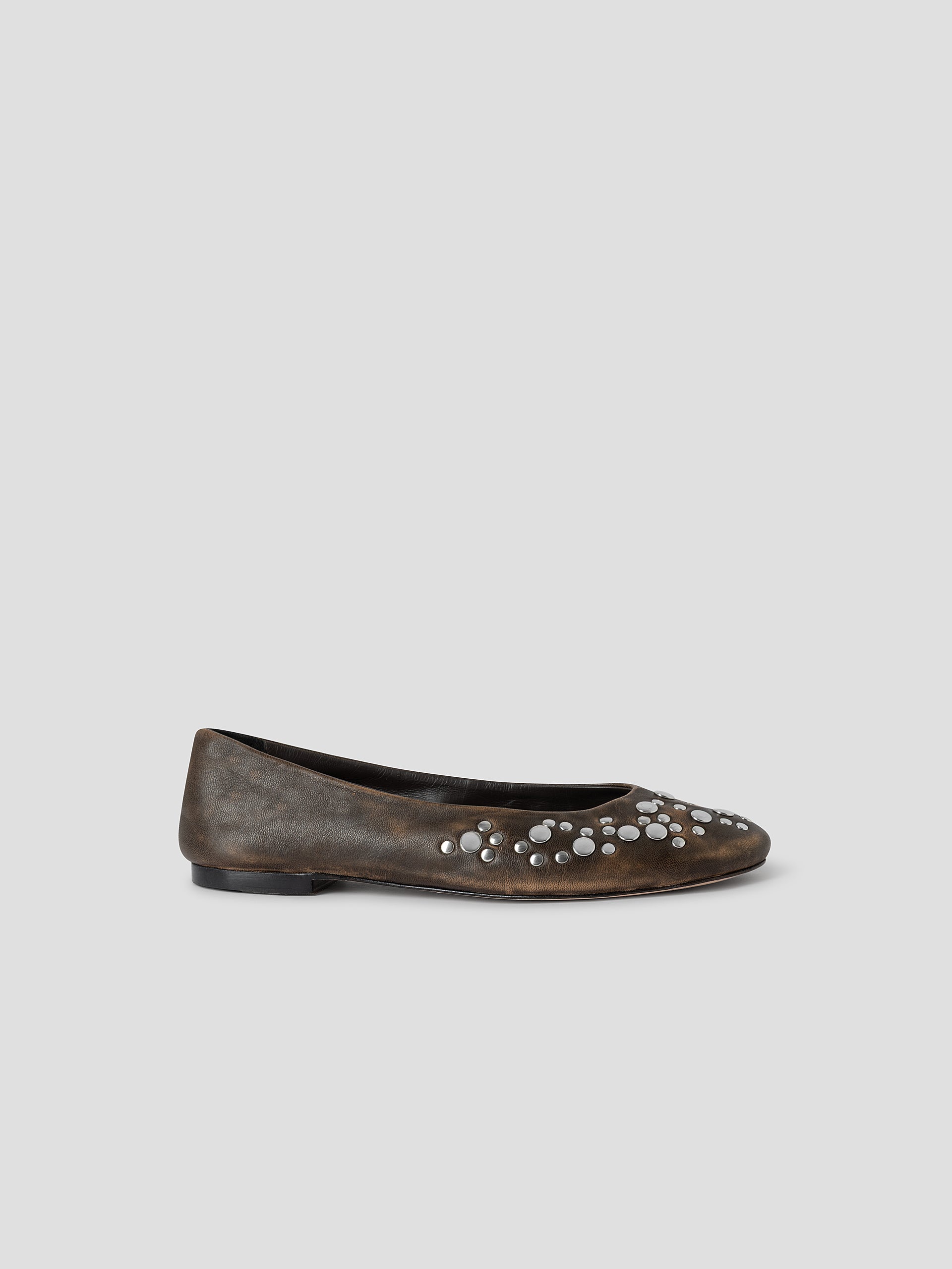 Brown leather ballerinas for women with faded silver studs – Gimaguas