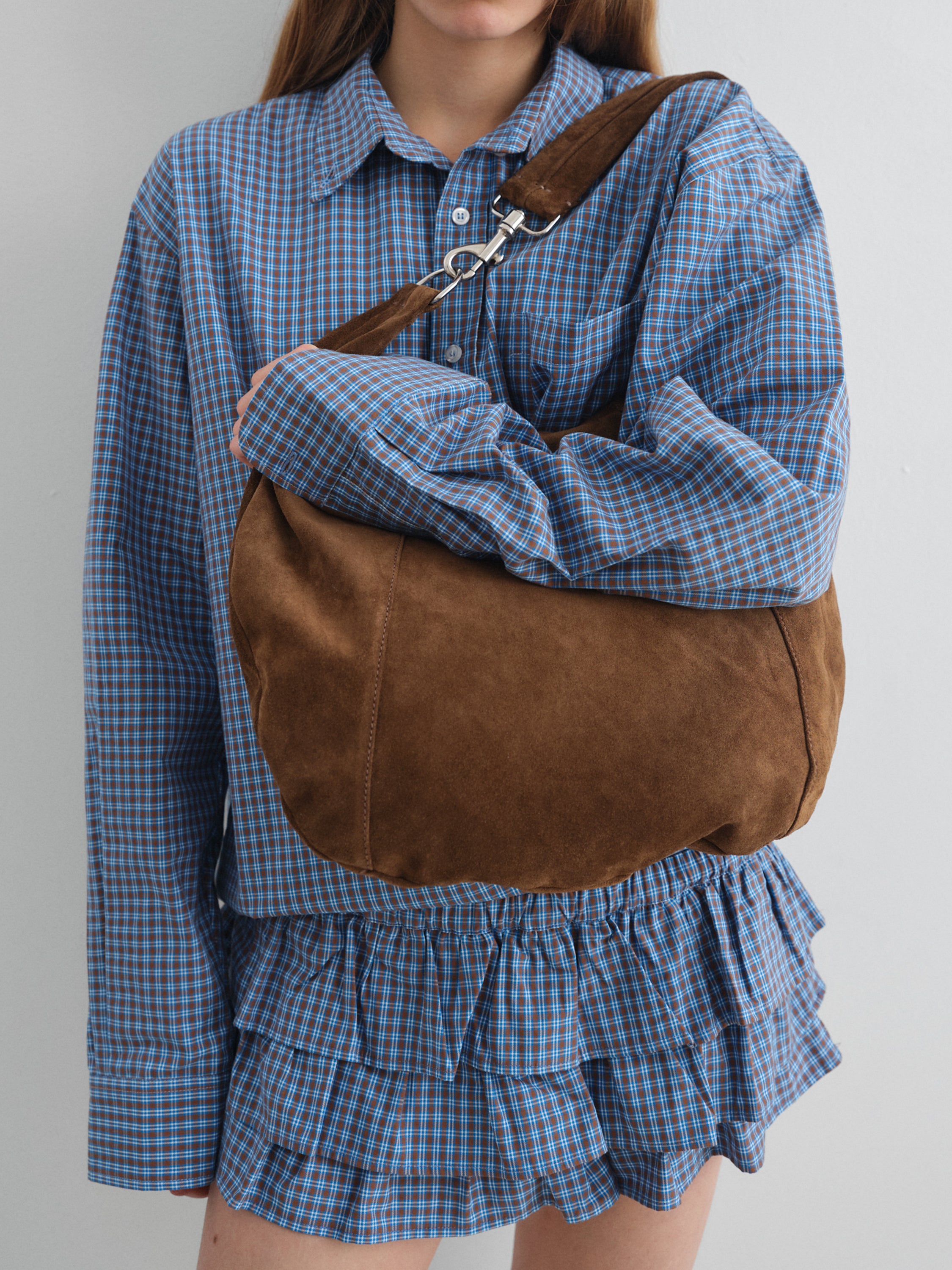 Women's brown suede hobo bag with silver hook closure – Gimaguas