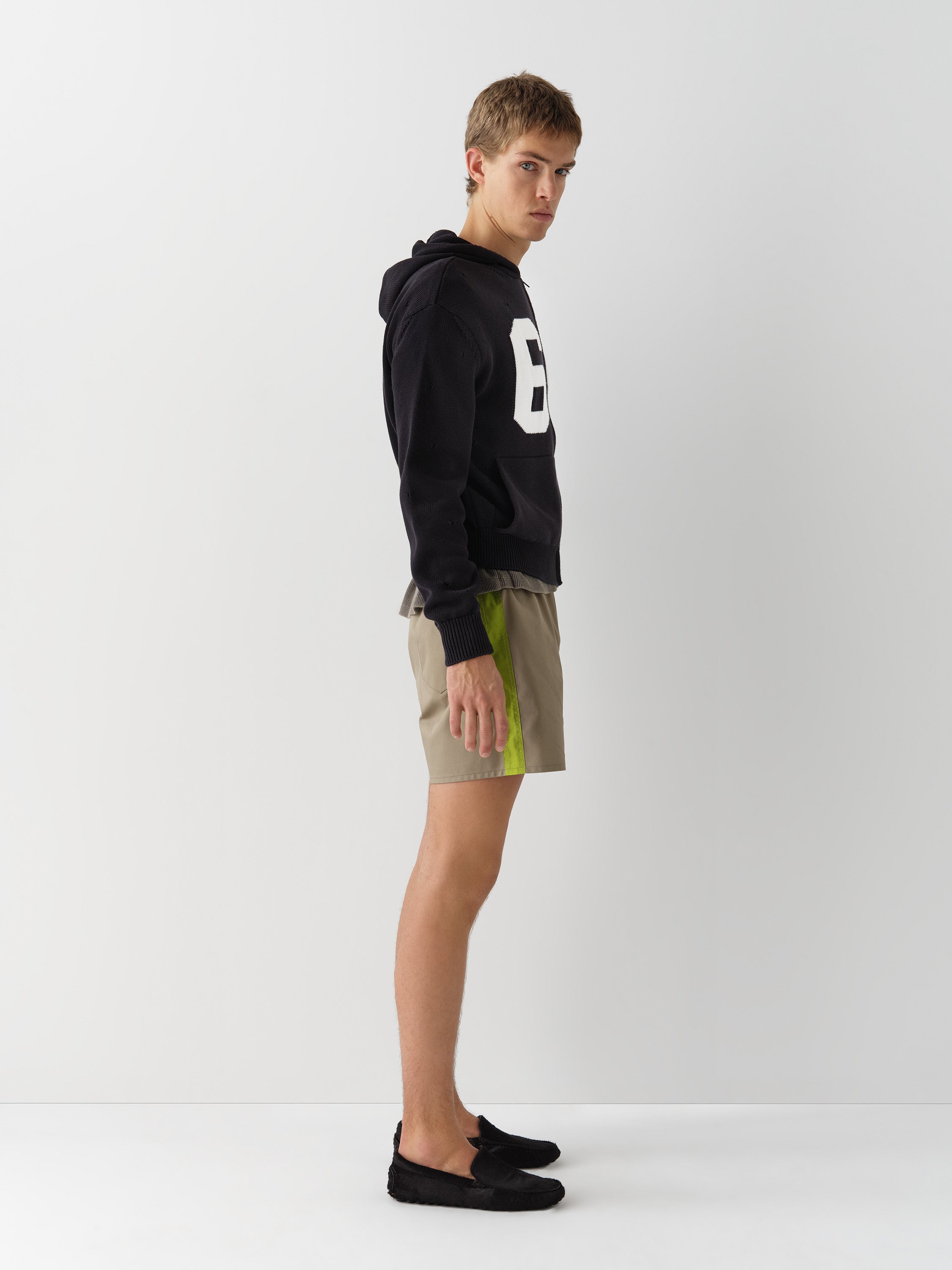 Unisex black knit hoodie jacket with “69” graphic – Gimaguas