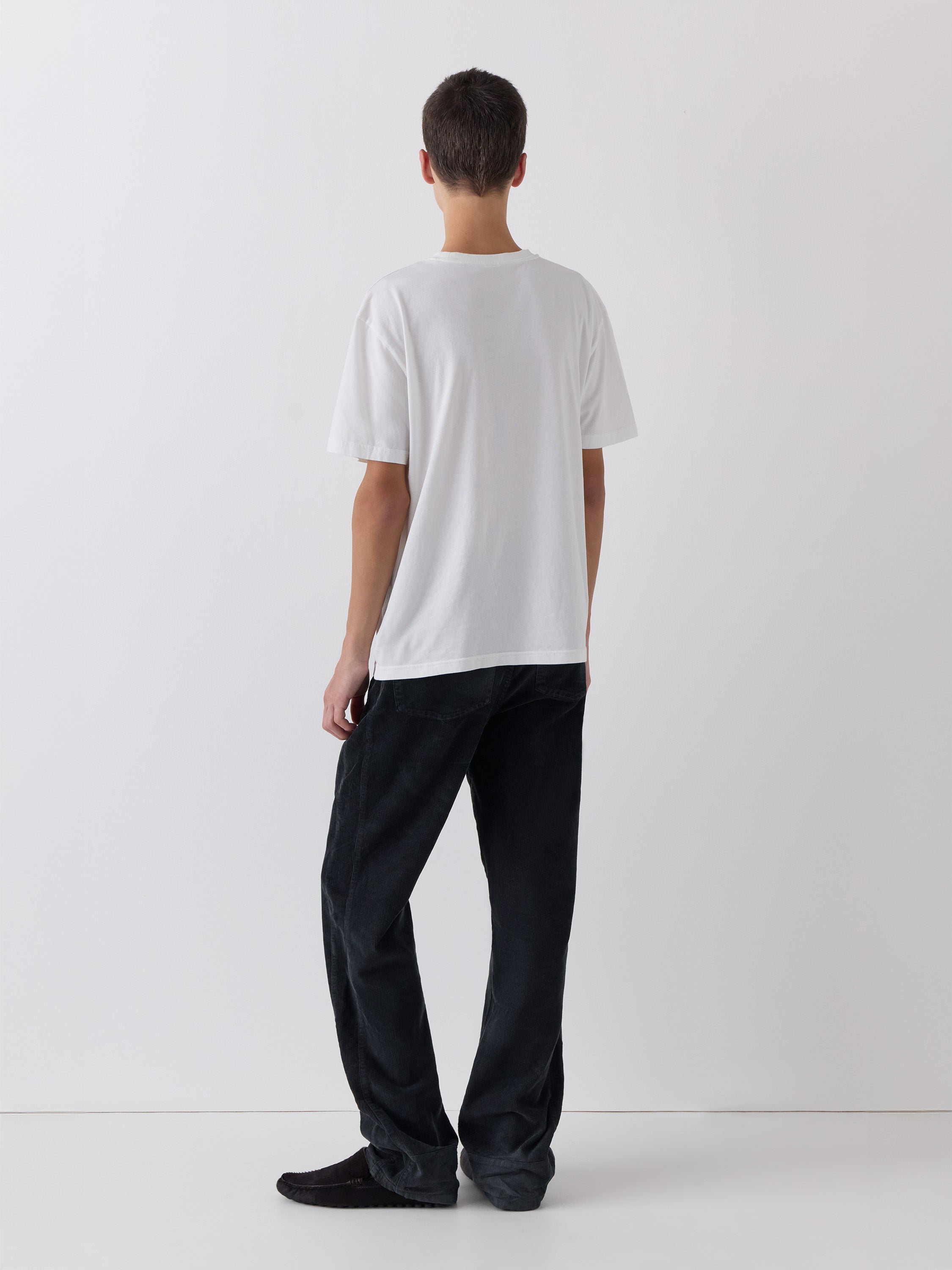 Unisex white short-sleeve t-shirt with “69” print – Gimaguas