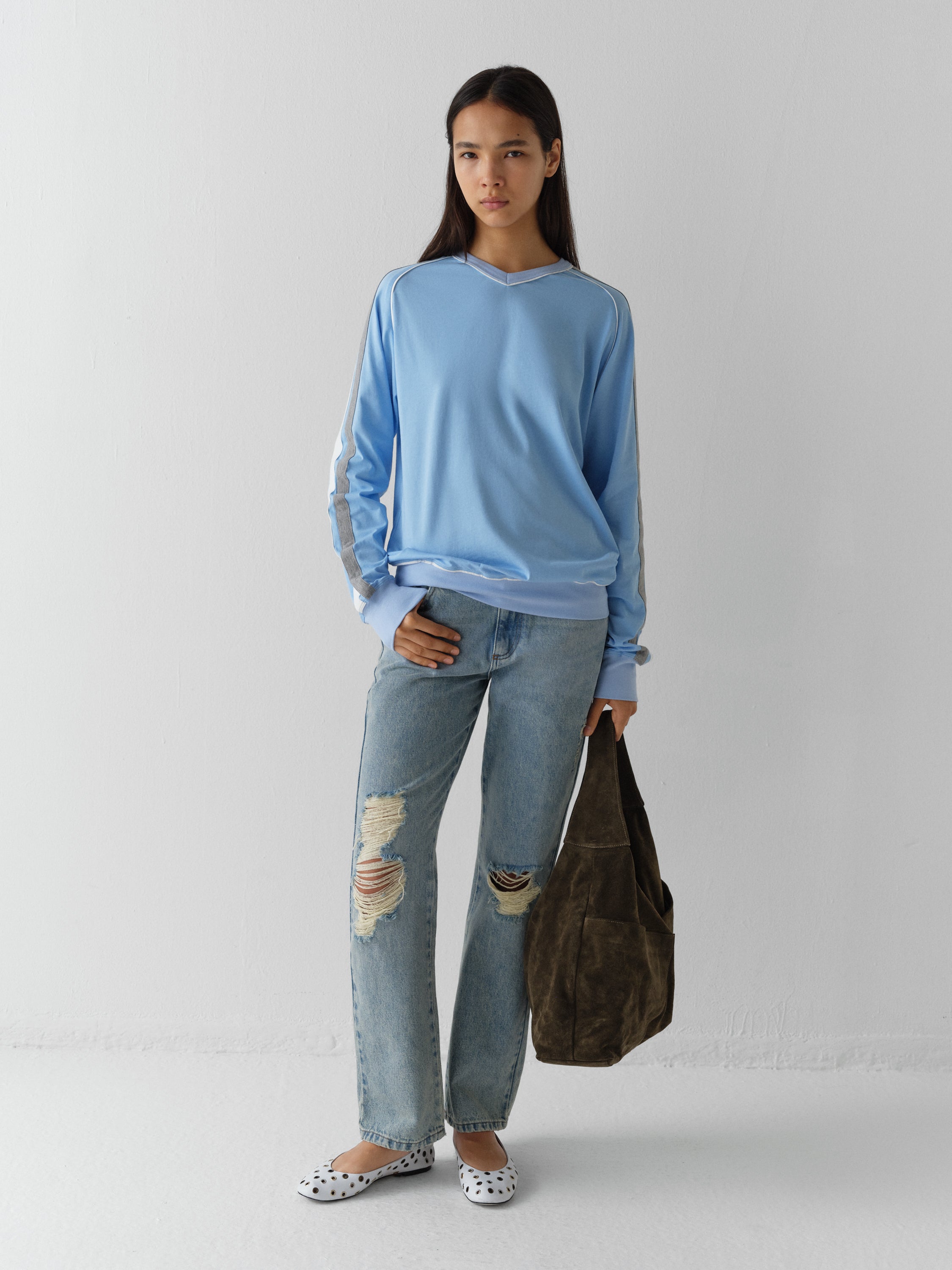 Light blue long-sleeve t-shirt with grey and white strap – Gimaguas