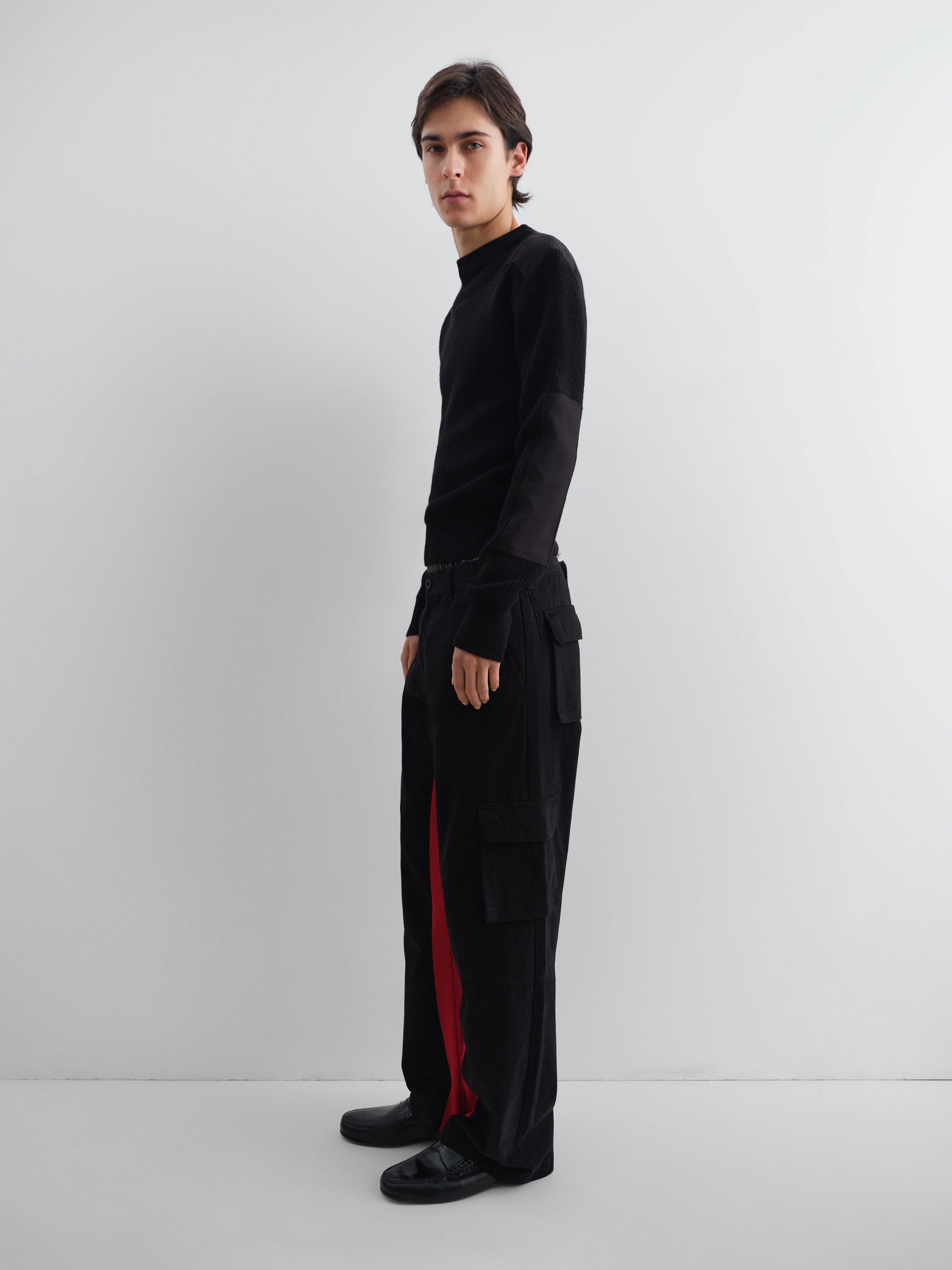 Unisex navy straight-leg trousers with red front stripe – Gimaguas