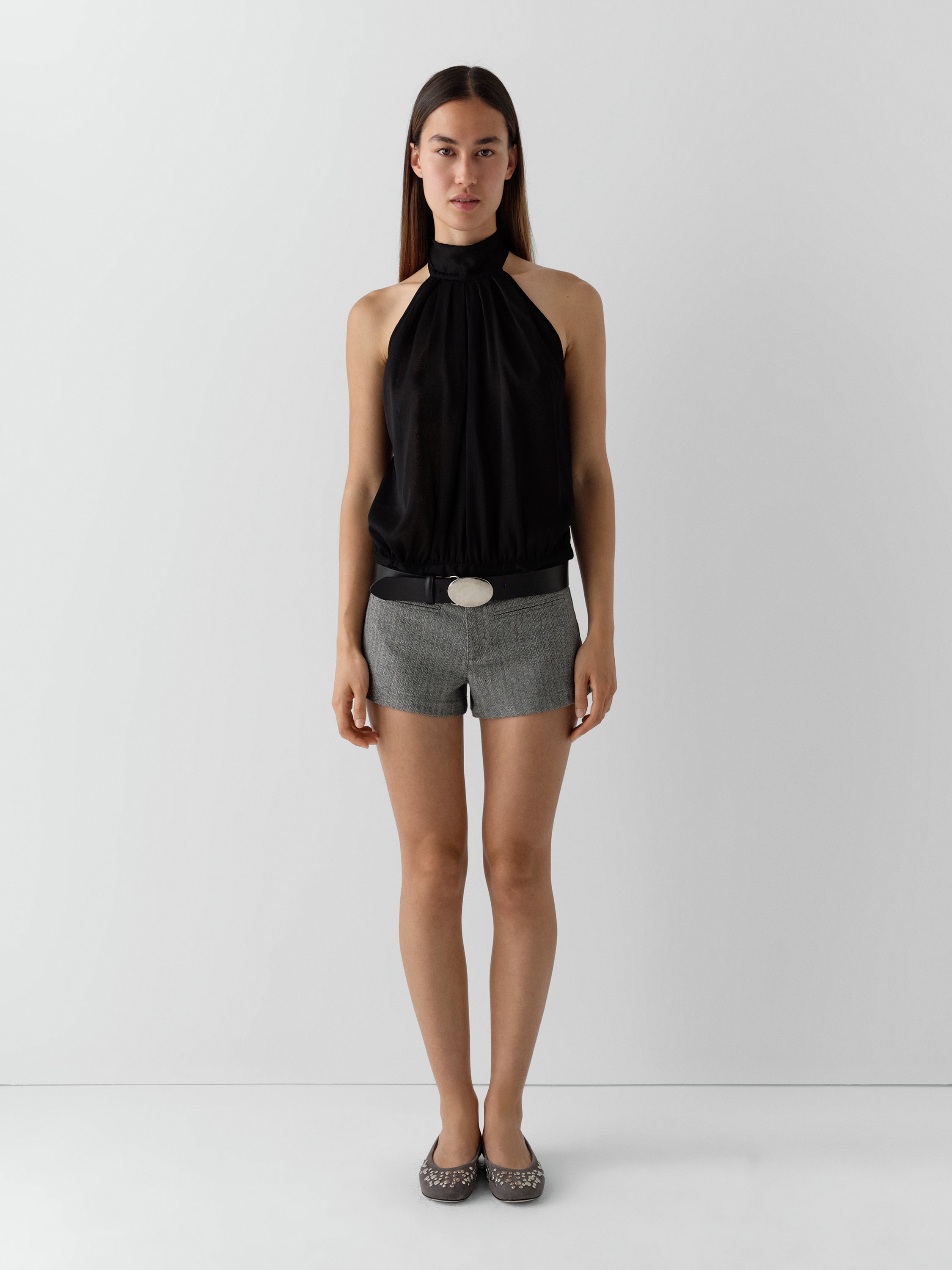 Grey herringbone mini shorts for women with low-rise fit – Gimaguas