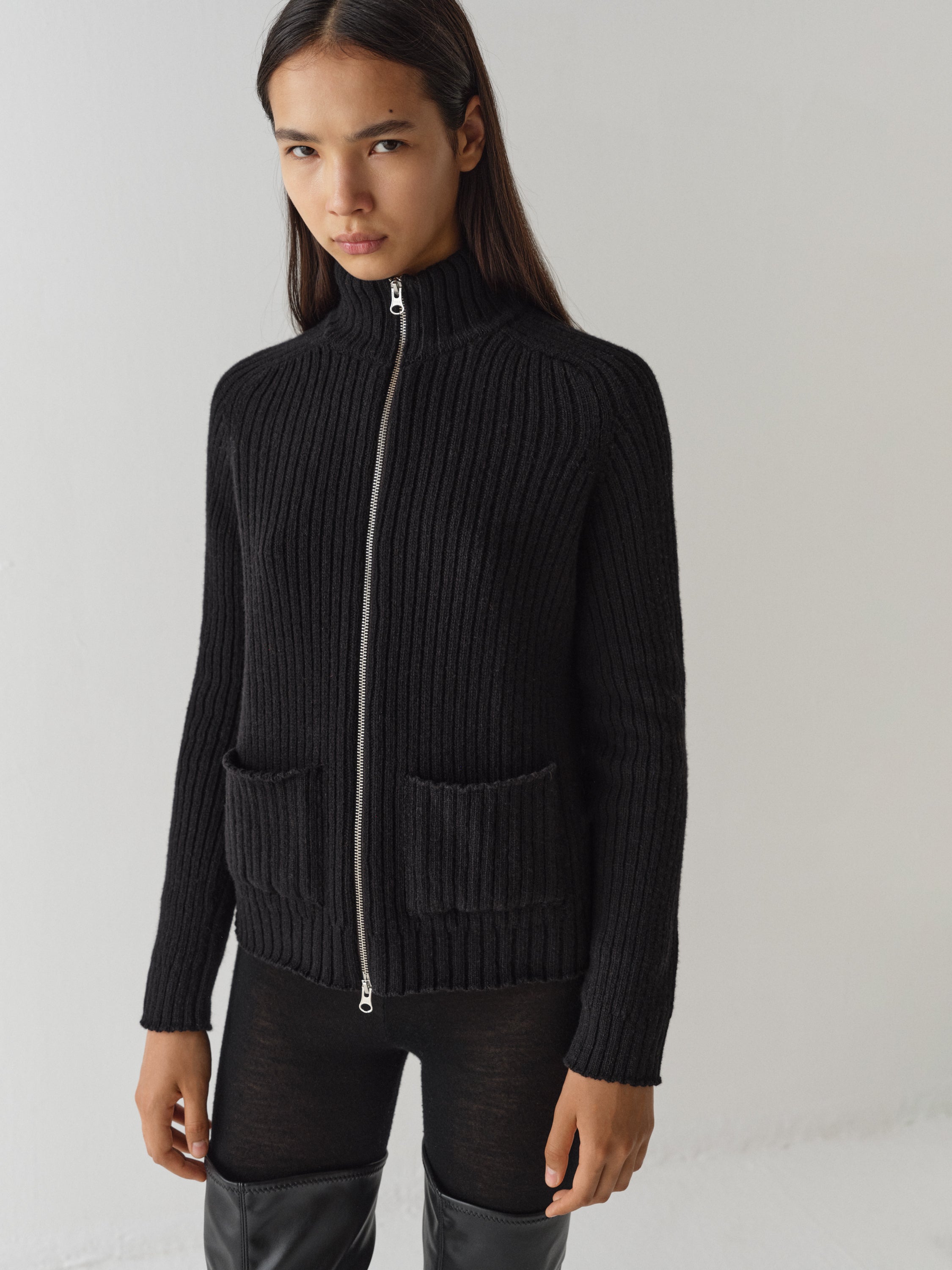 gimaguas ニットジップジャケット 黒 S 新品タグ付 Black lambswool ribbed jacket for women with zip closure – Gimaguas