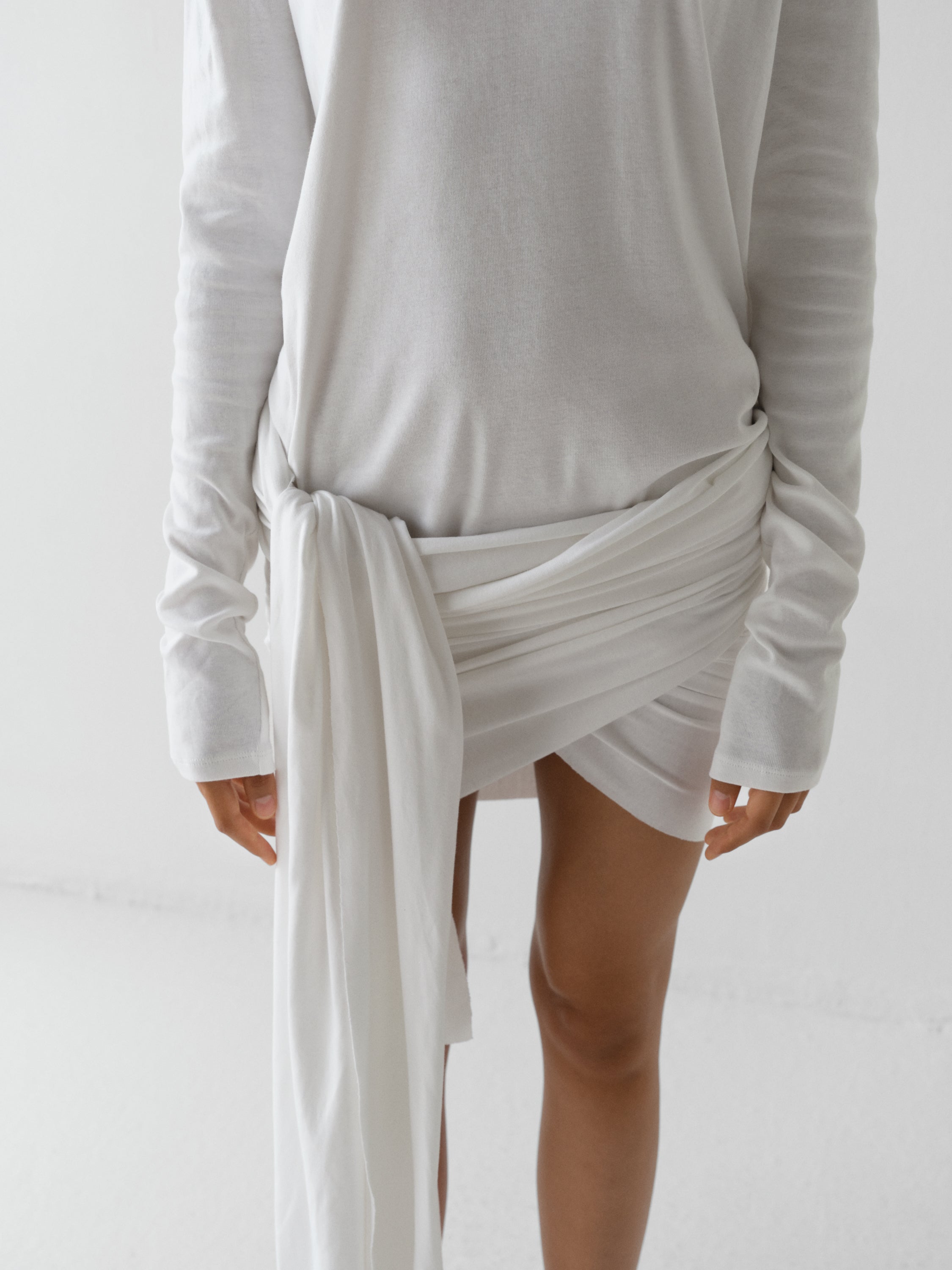 ワンピース gimaguas Ashley Dress Convertible t-shirt dress for women in white with long