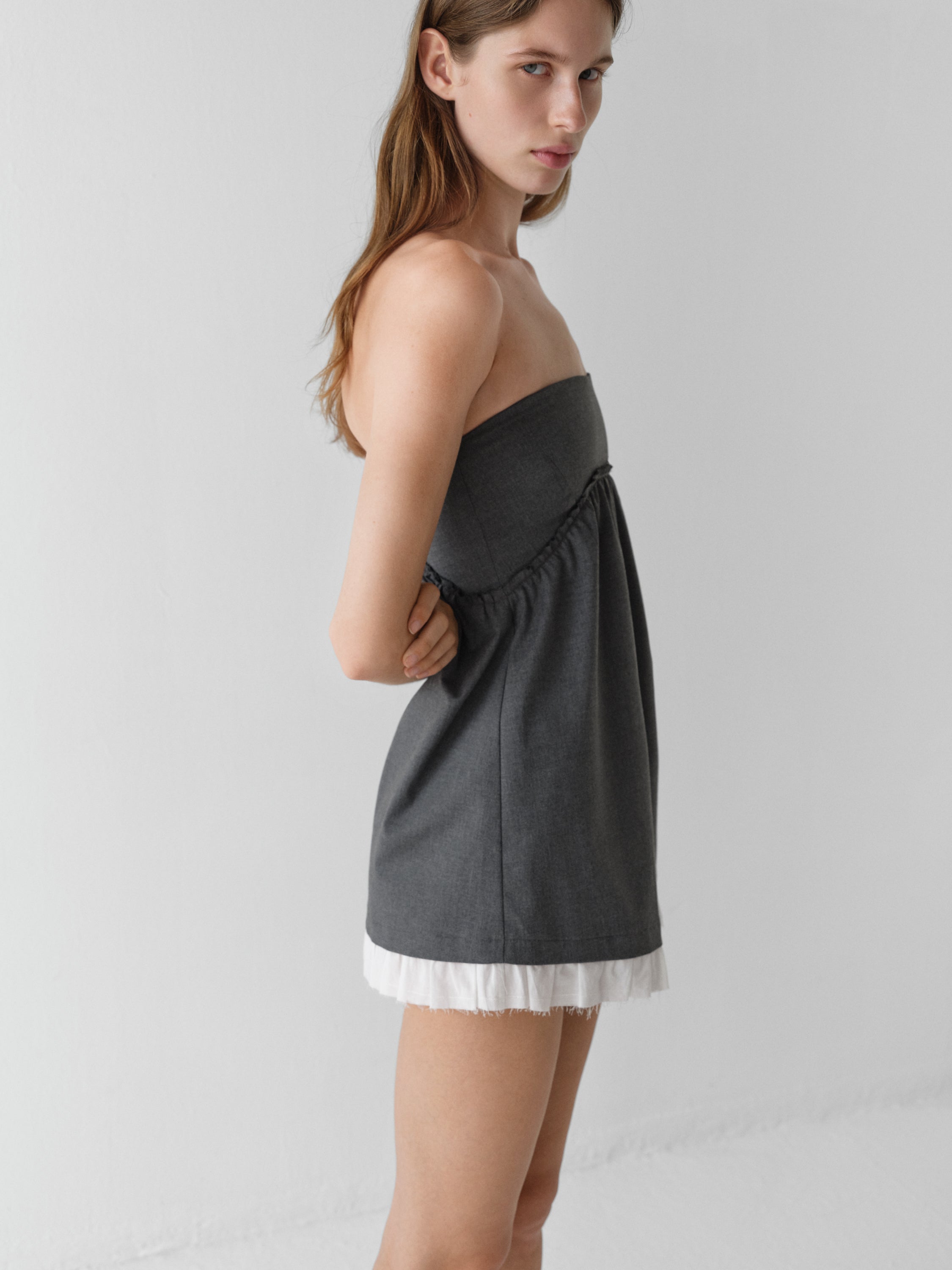 Women's grey A-line mini dress with faux white layering – Gimaguas