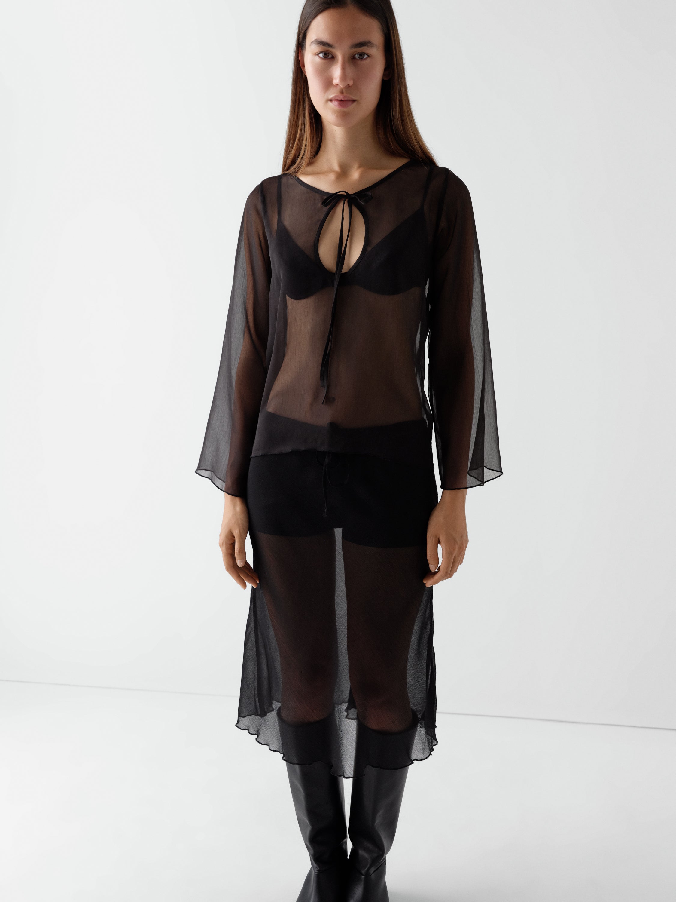 gimaguas スカート Black semi-sheer midi skirt for women with lace front detail