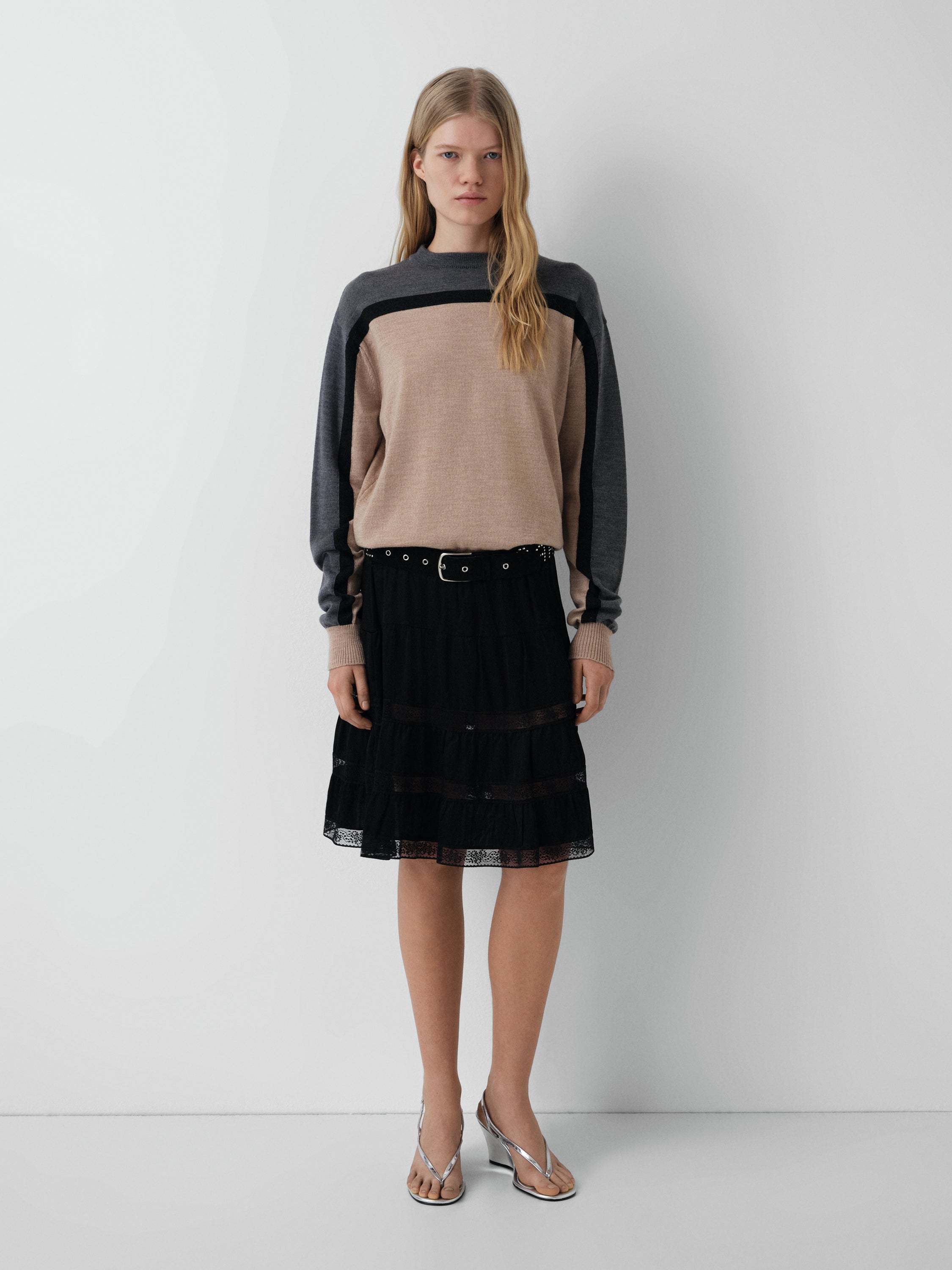 Beige unisex jumper with grey and black shoulder strap – Gimaguas