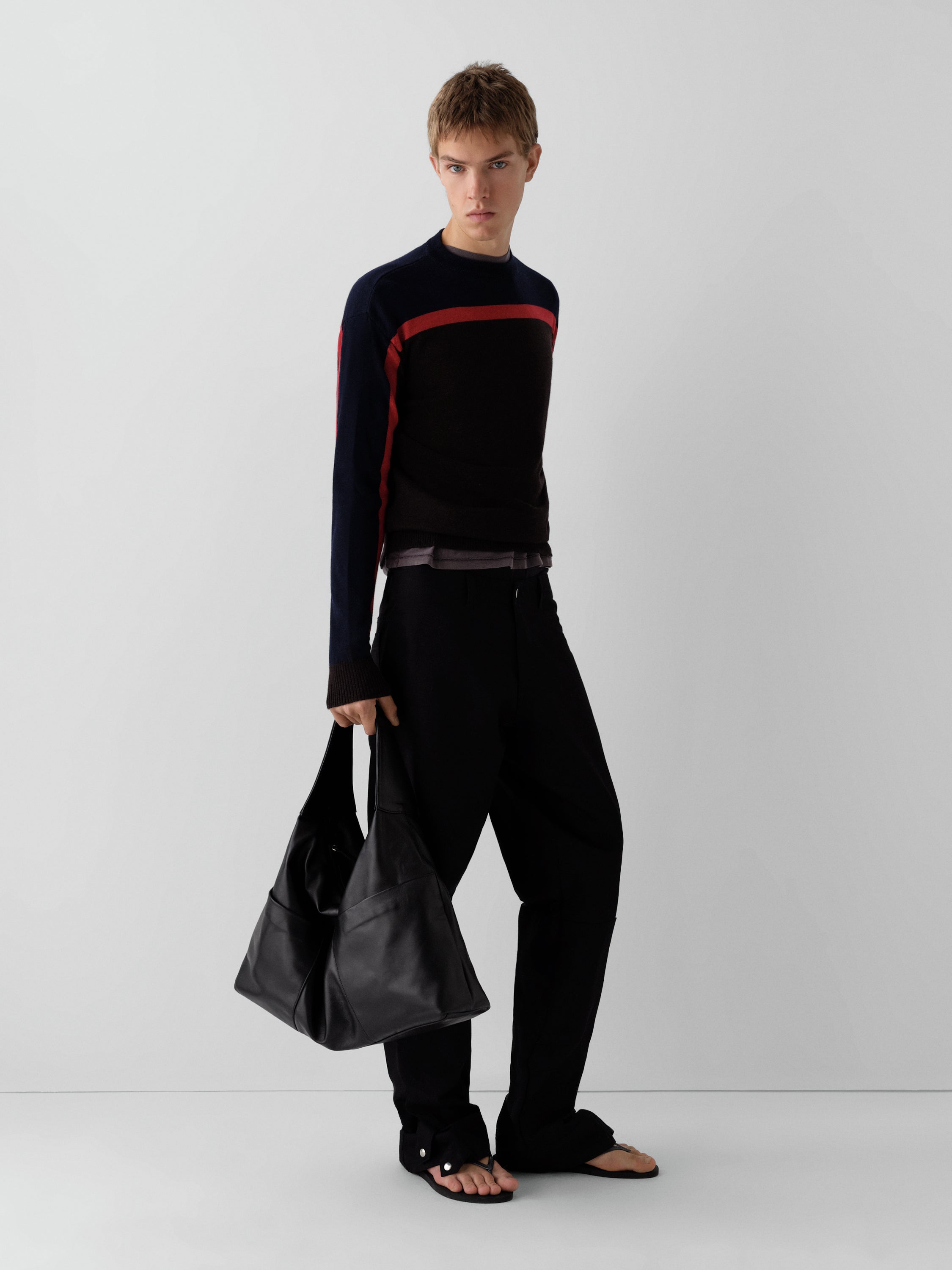 Brown unisex jumper with red shoulder strap detail – Gimaguas