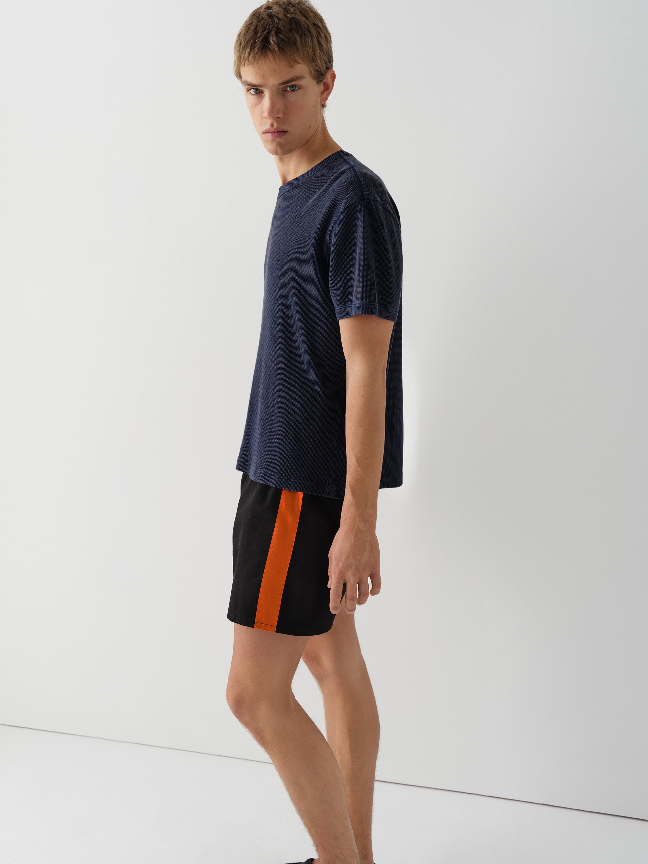 Unisex navy waffle cotton t-shirt with crew neckline – Gimaguas