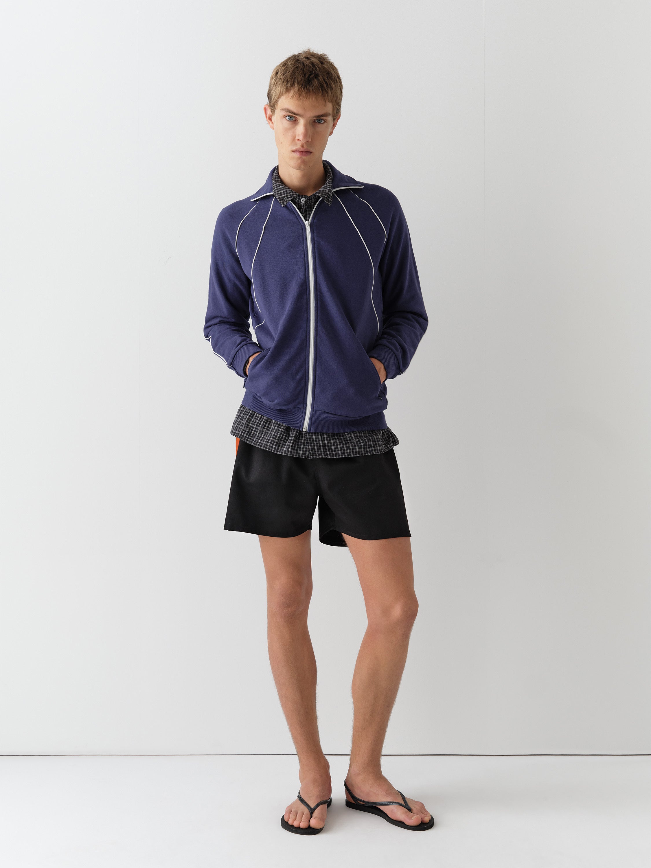 Unisex black structured shorts with red satin side stripe – Gimaguas
