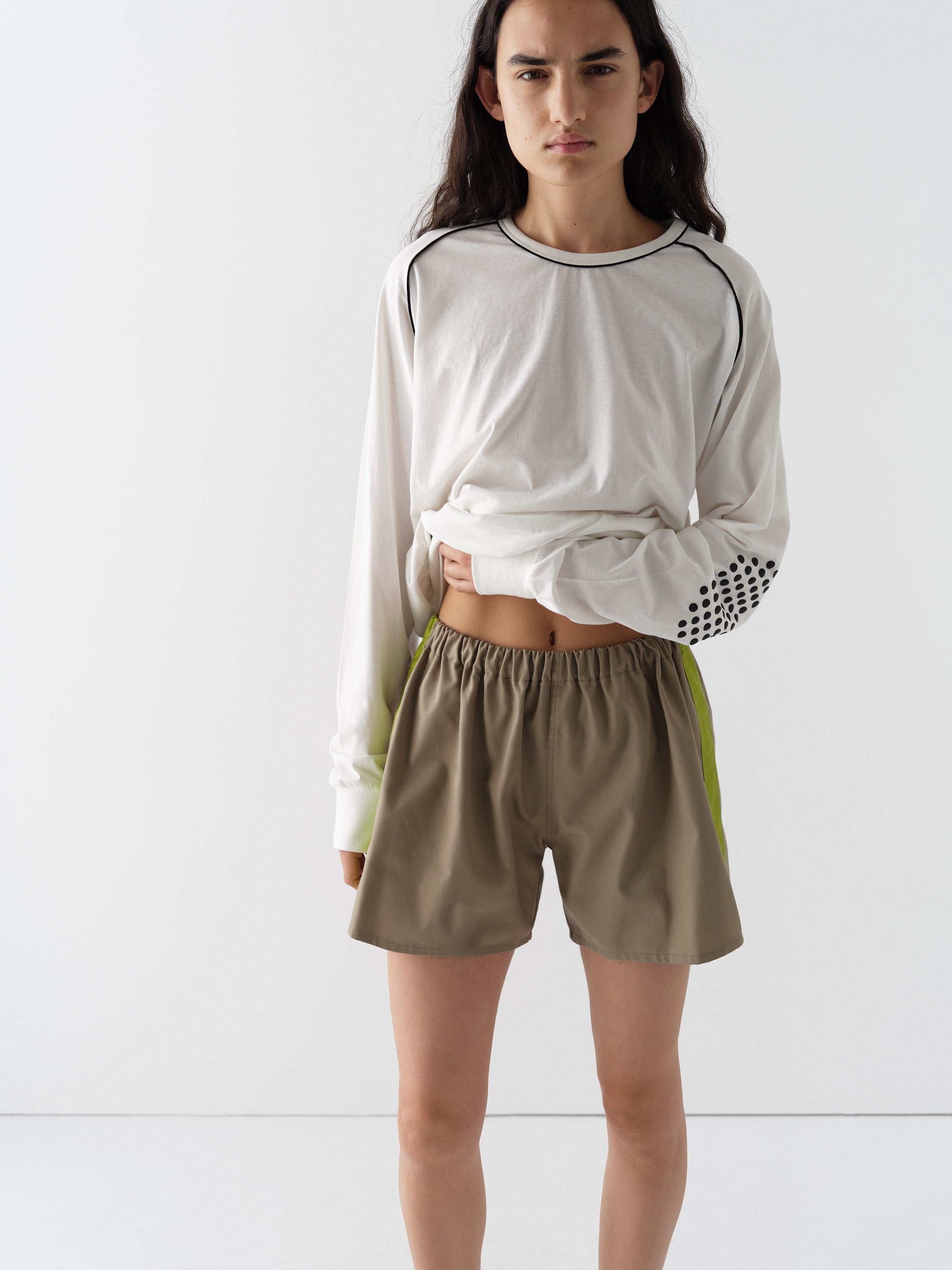 Unisex khaki structured shorts with lime satin side stripe – Gimaguas