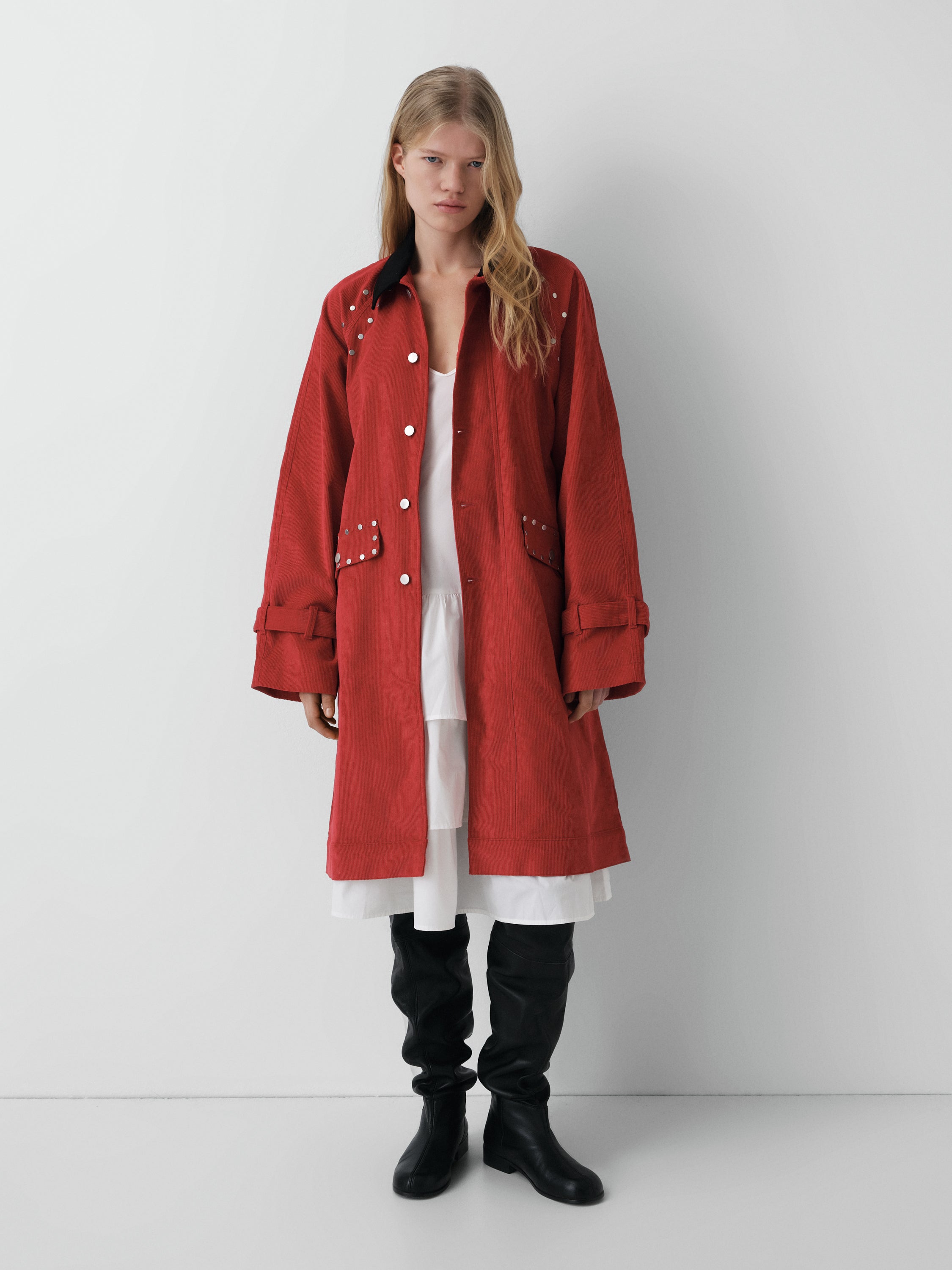 Red corduroy long coat unisex with silver studs – Gimaguas