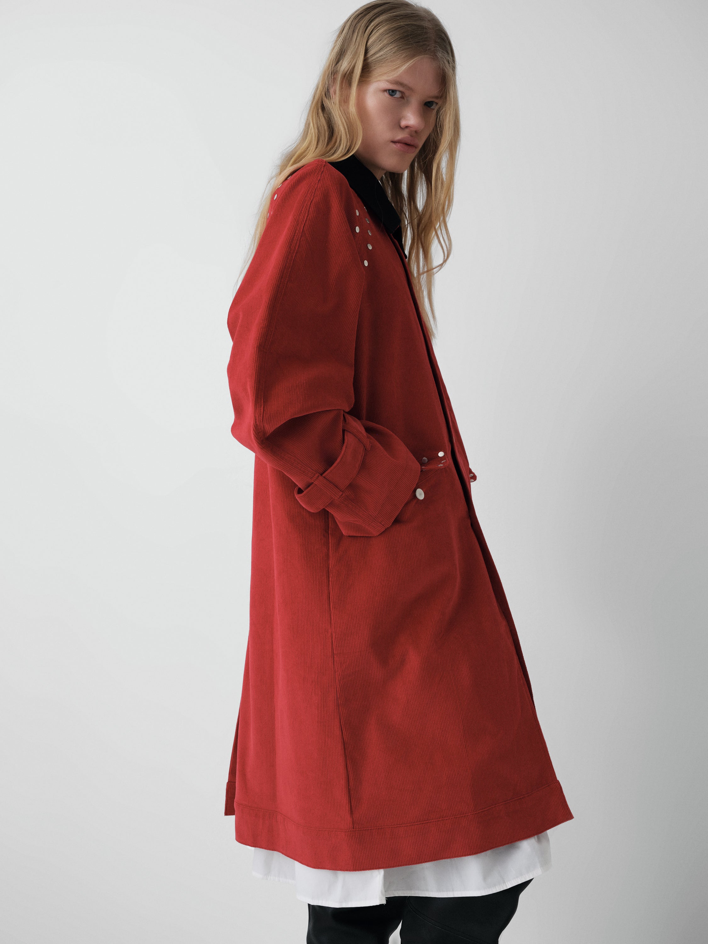 Red corduroy long coat unisex with silver studs – Gimaguas