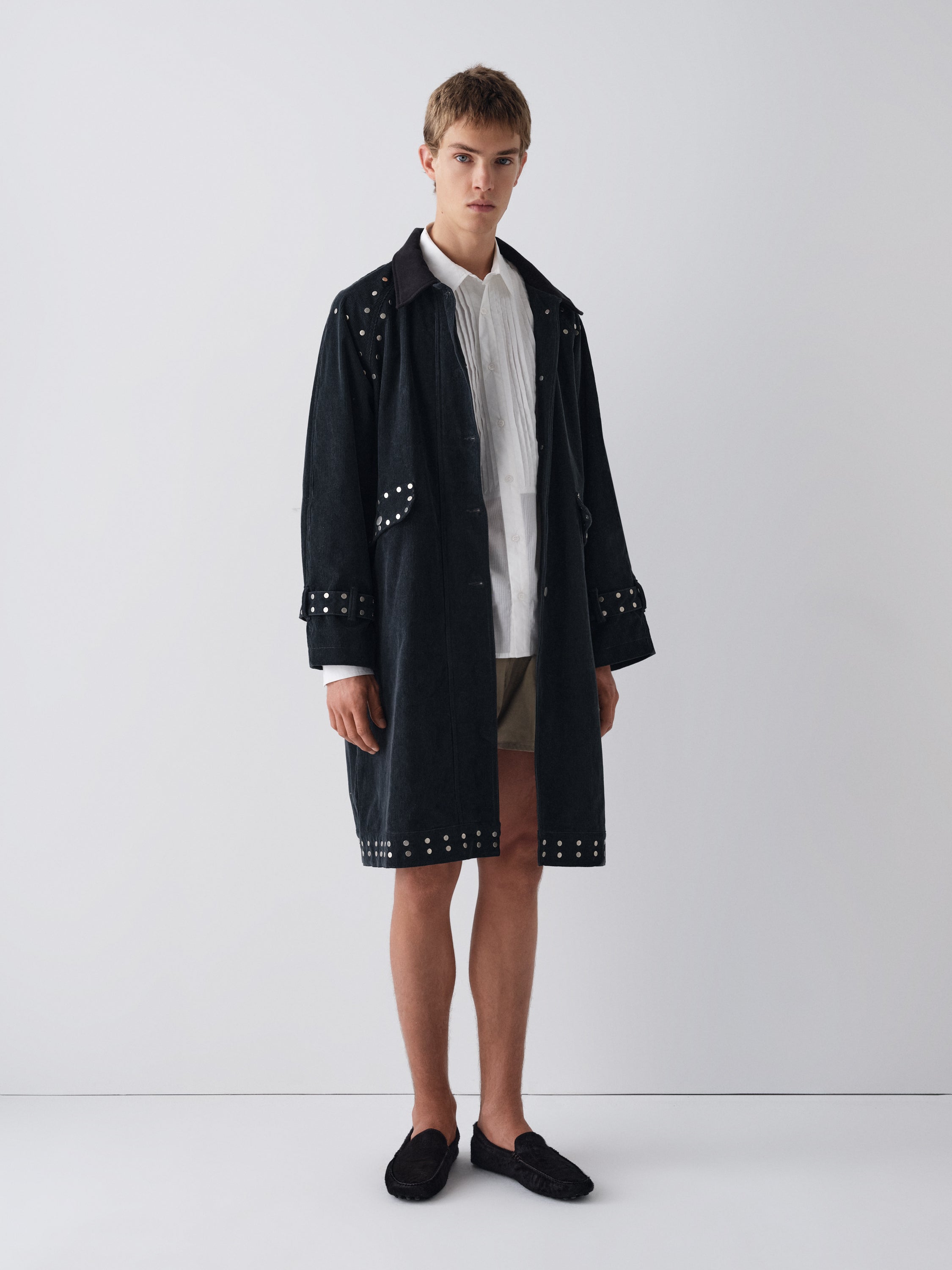 Dark grey long coat for women with silver studs – Gimaguas