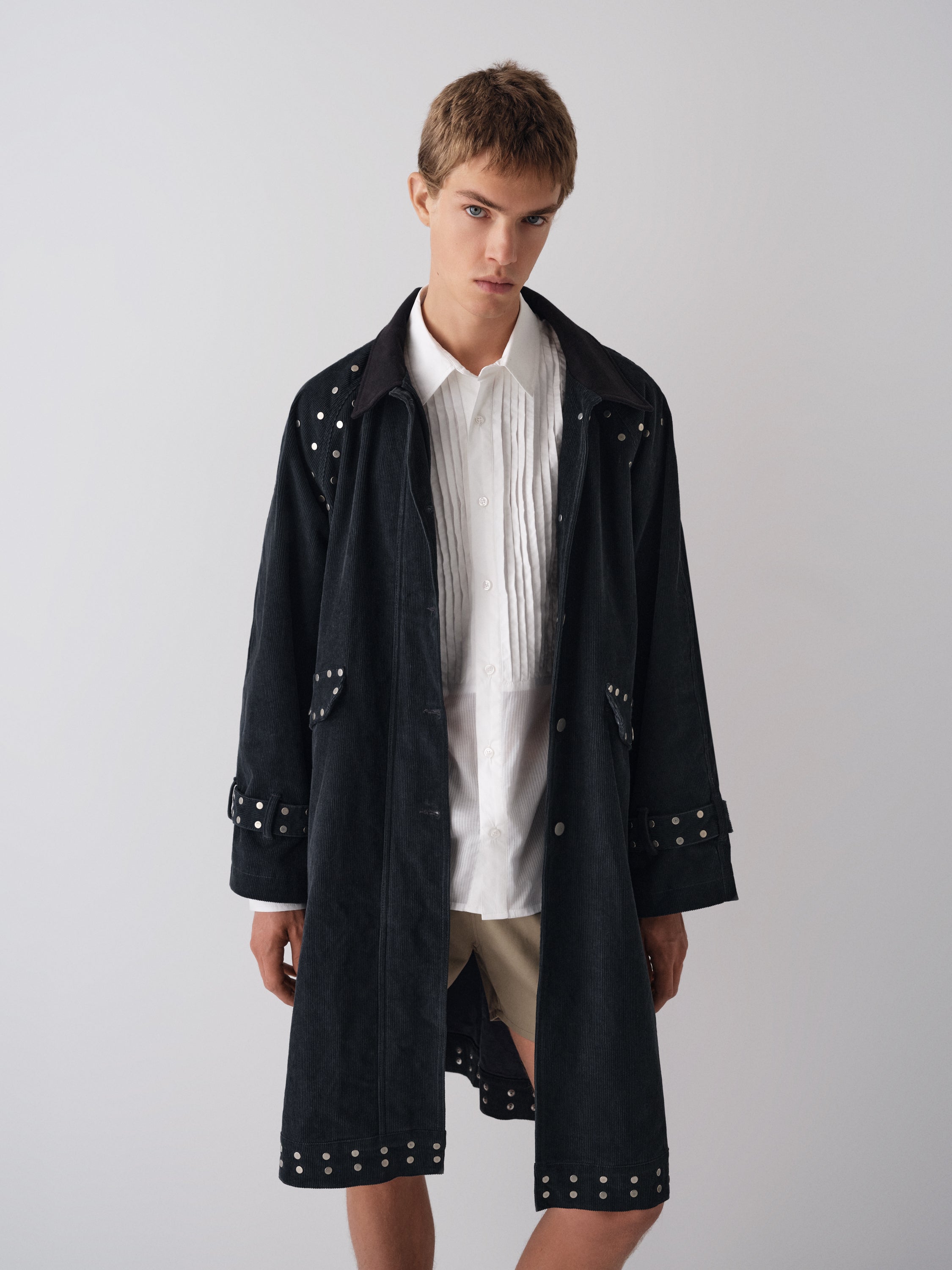 Dark grey long coat for women with silver studs – Gimaguas