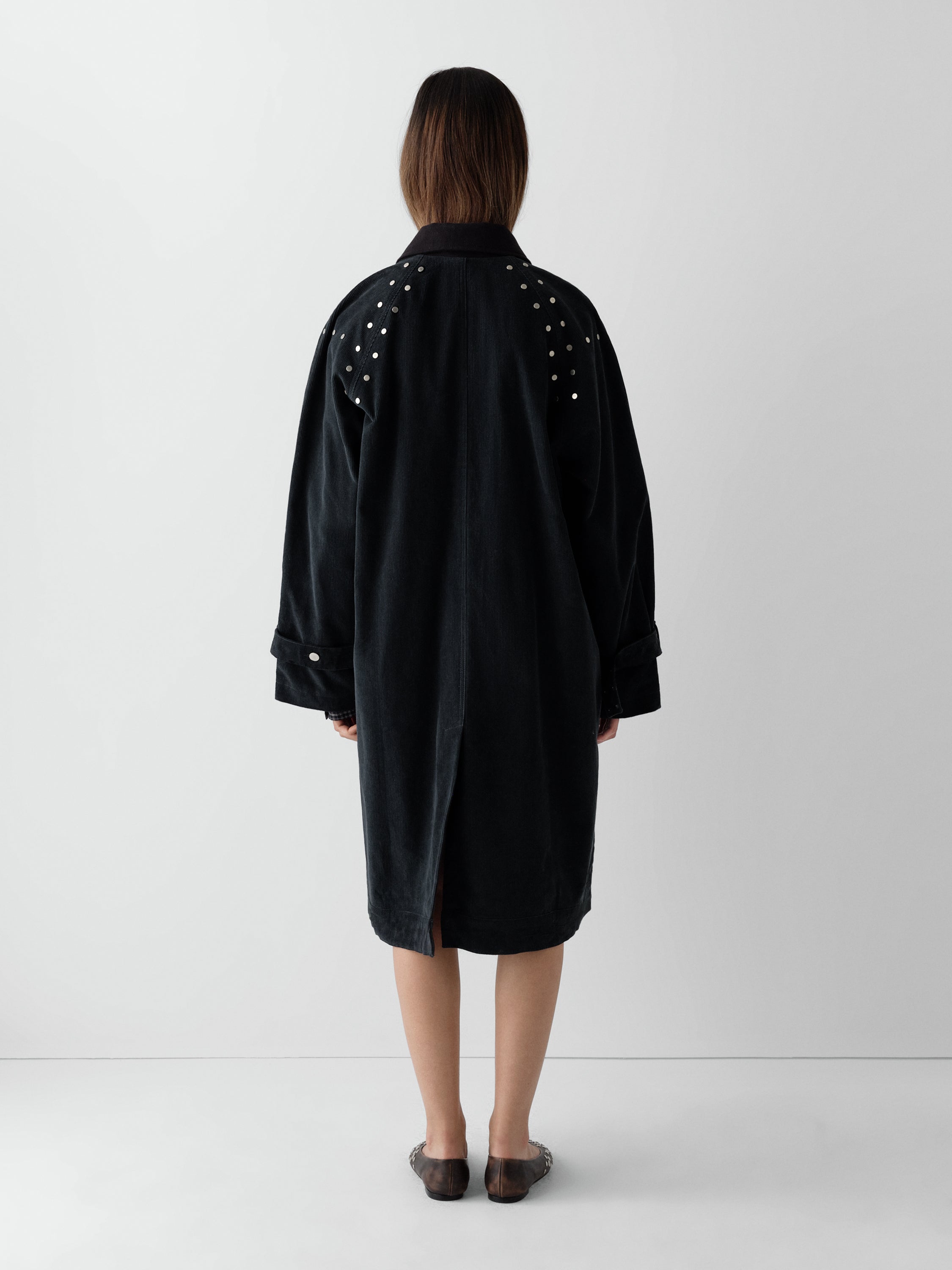 Dark grey long coat for women with silver studs – Gimaguas