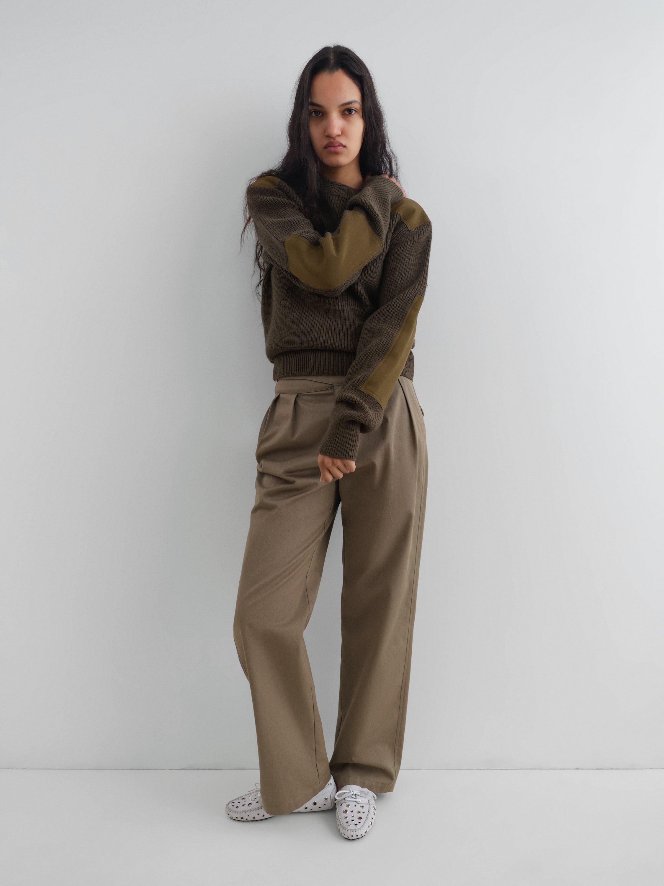 Light khaki straight trousers with built-in belt - Gimaguas