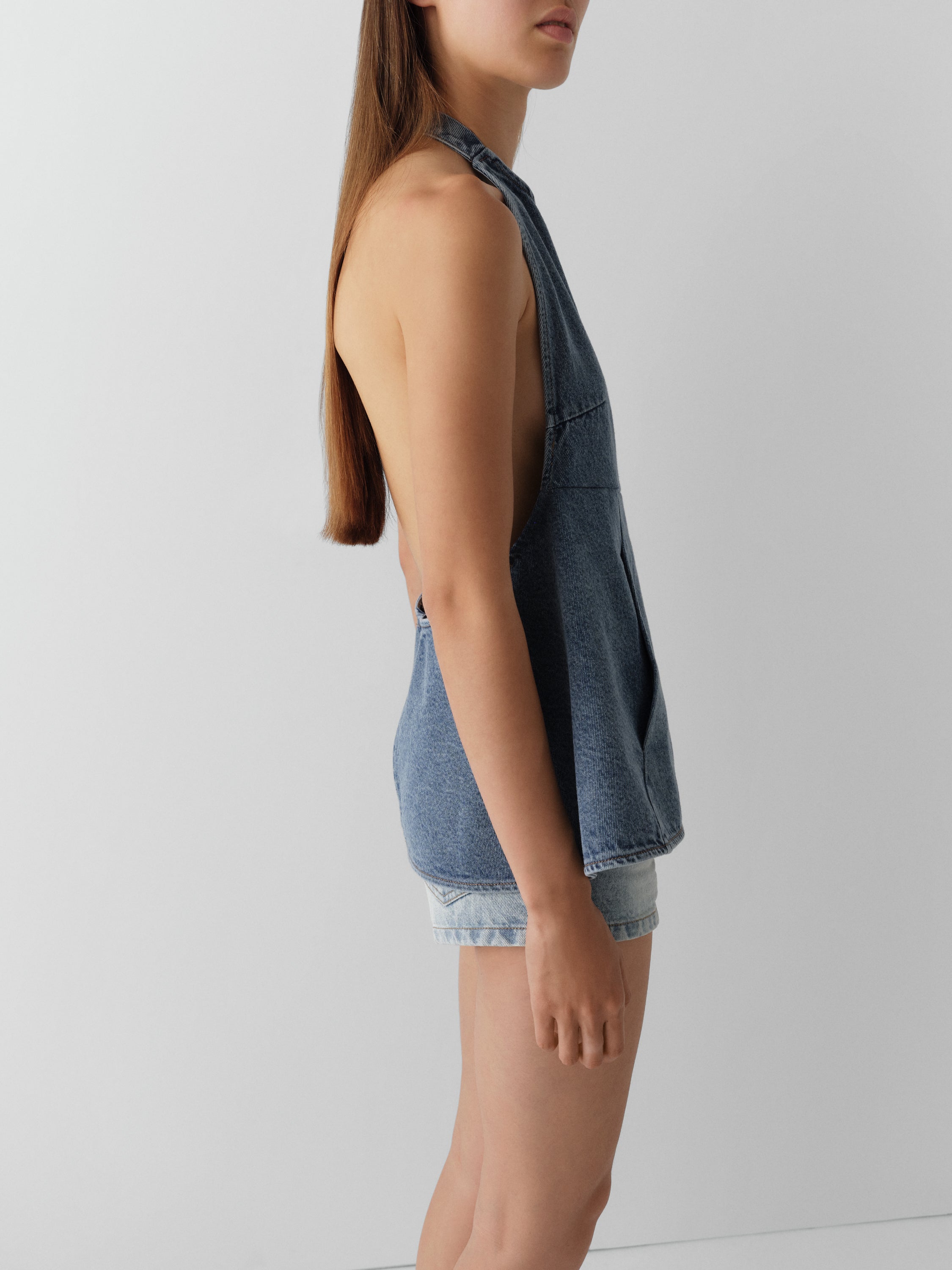 Light denim halter top for women with open back – Gimaguas