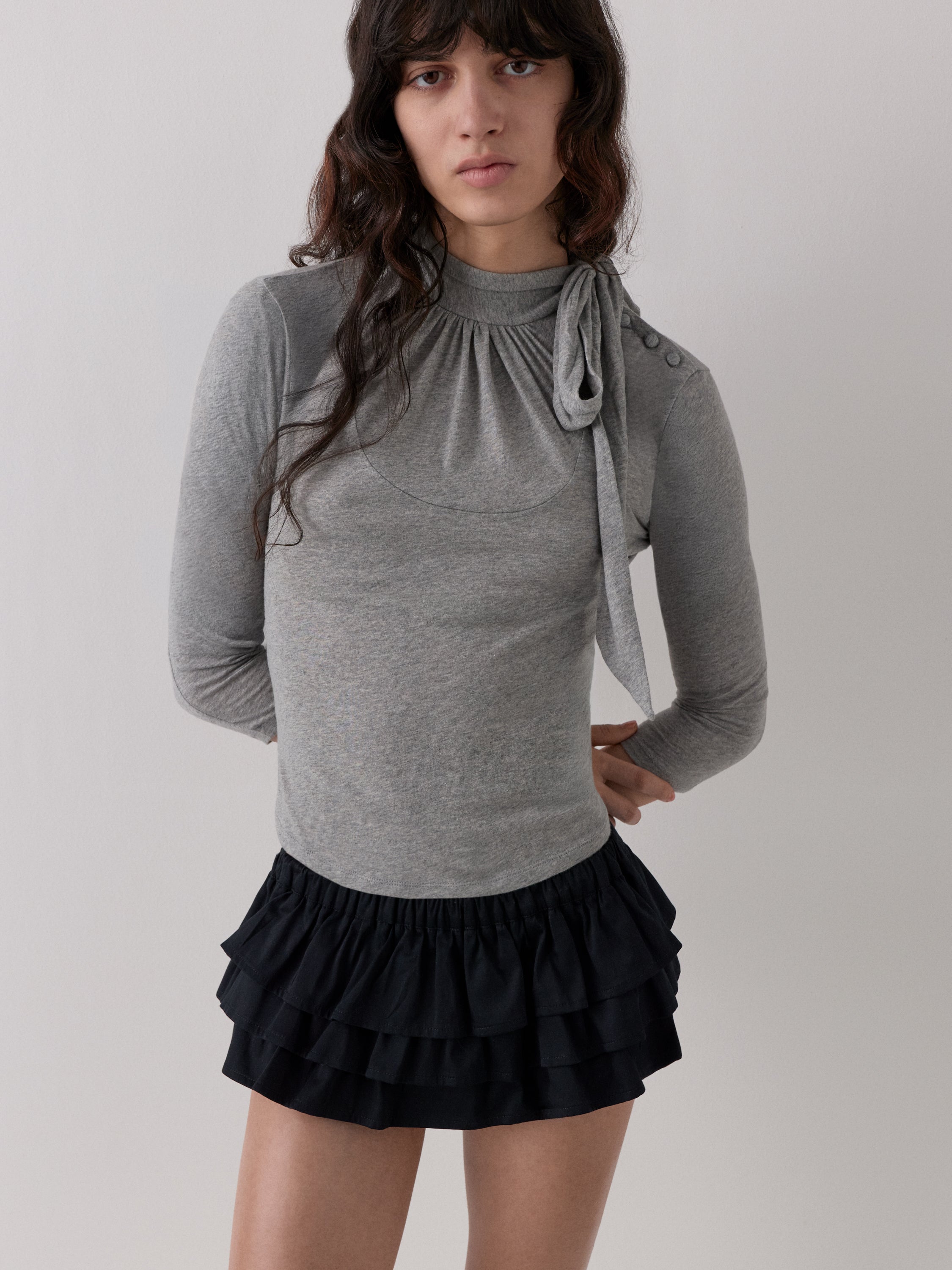 Grey Cotton Long-Sleeve Top with Self-Tie Neckline – Gimaguas