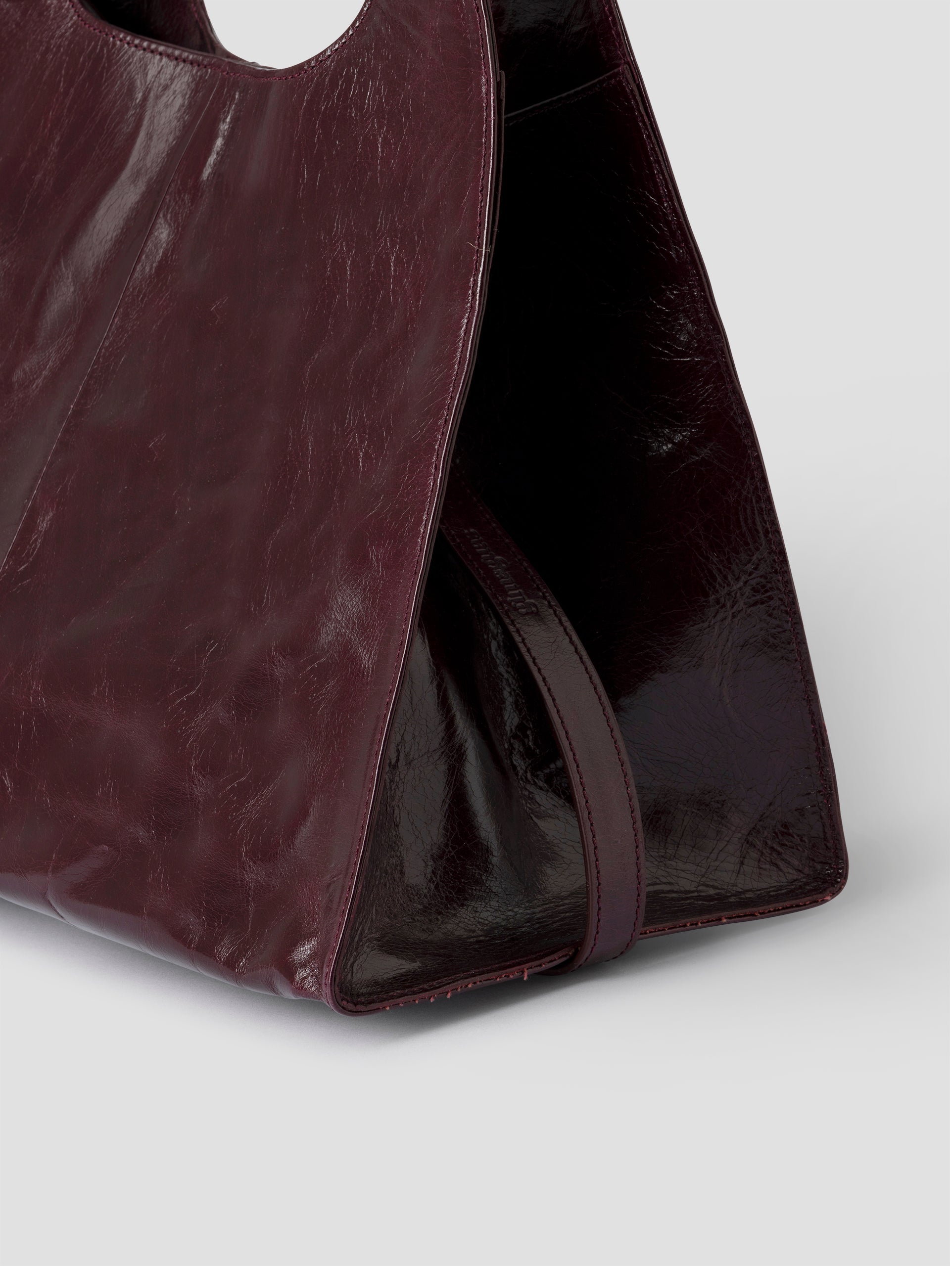 Women's burgundy glossy structured leather shoulder bag – Gimaguas