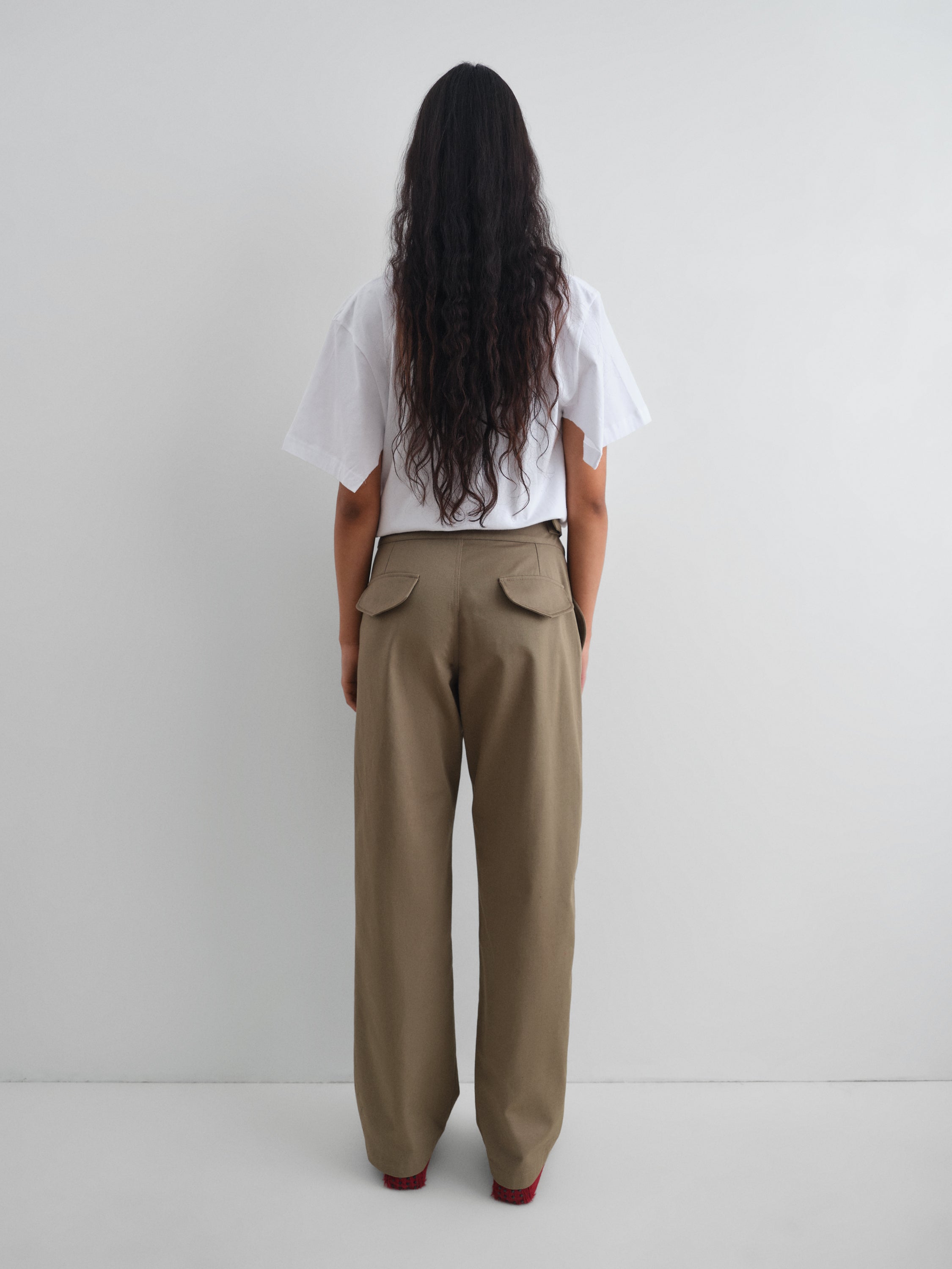 Light khaki straight trousers with built-in belt - Gimaguas