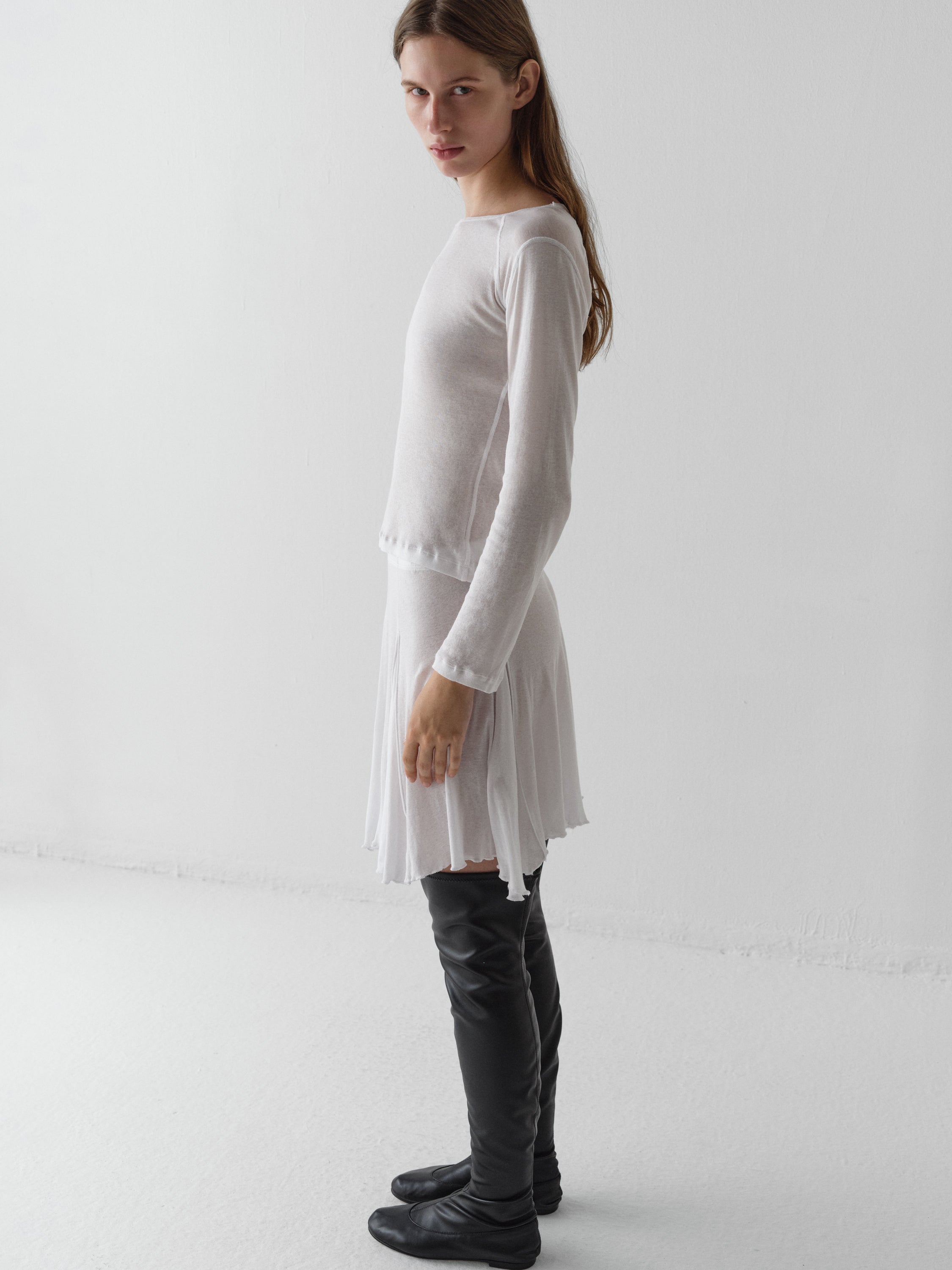 White semi-sheer midi skirt for women with pointed hem – Gimaguas