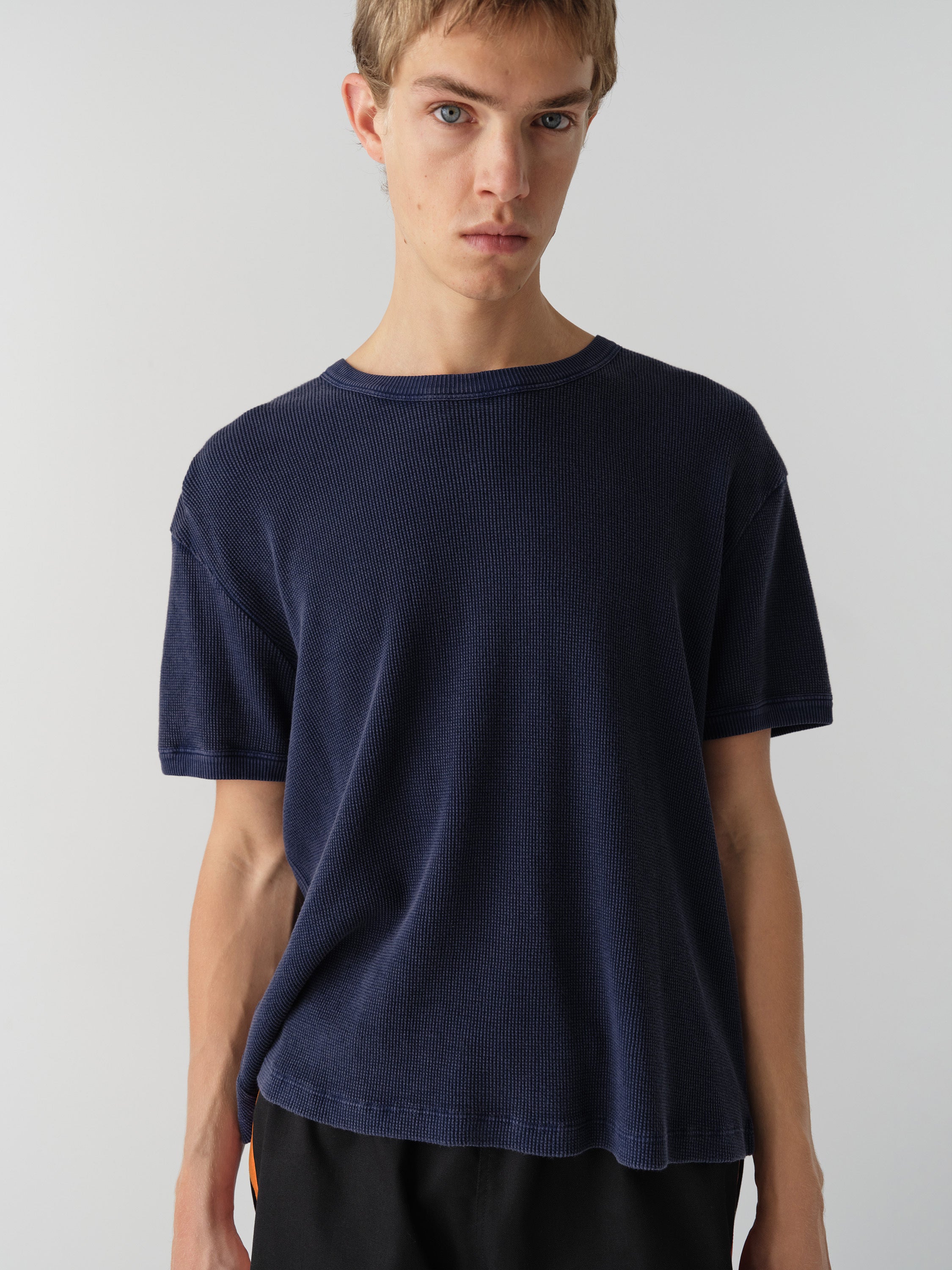 Unisex navy waffle cotton t-shirt with crew neckline – Gimaguas