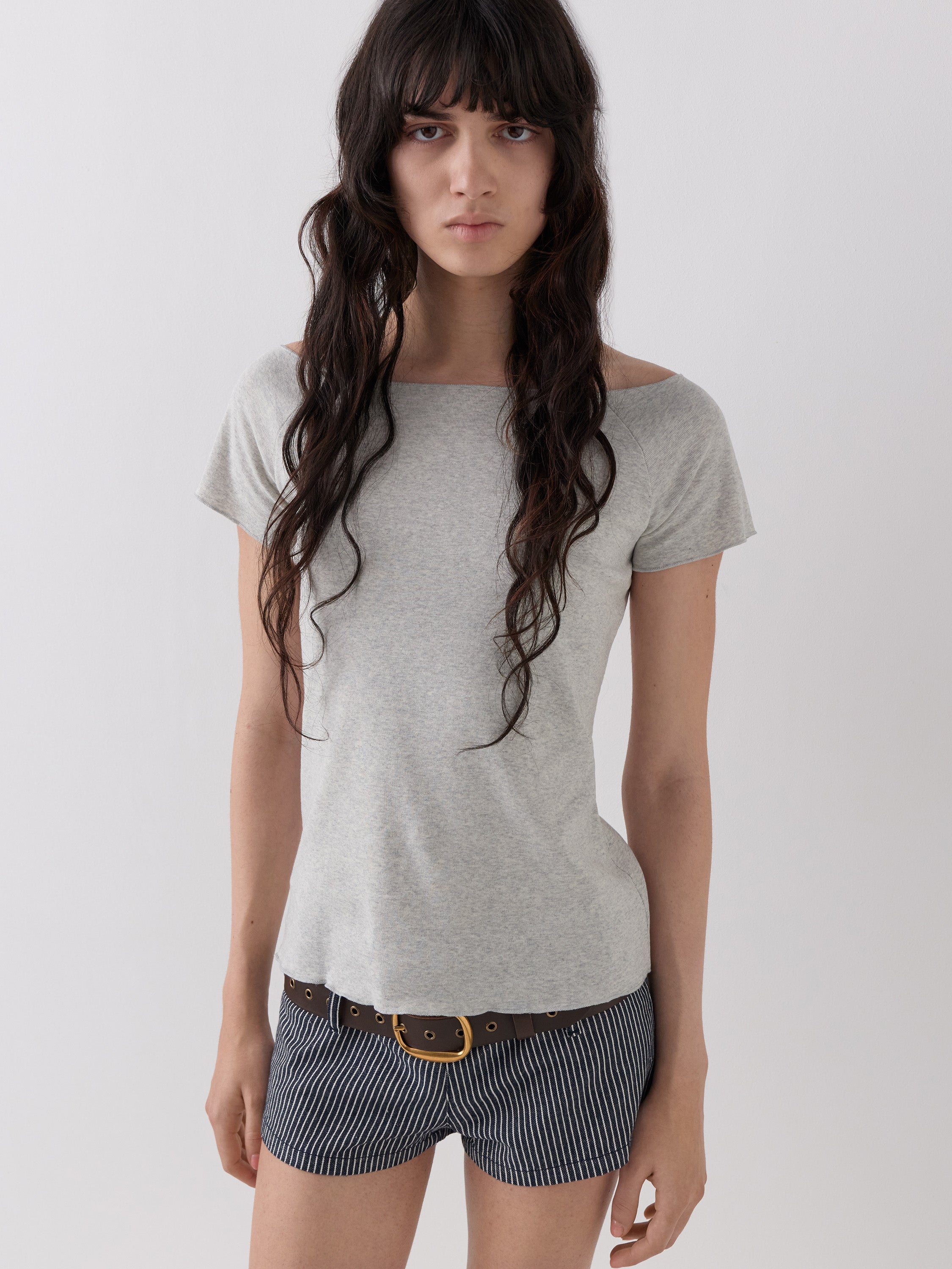 Women's grey t-shirt with wide boat neckline – Gimaguas