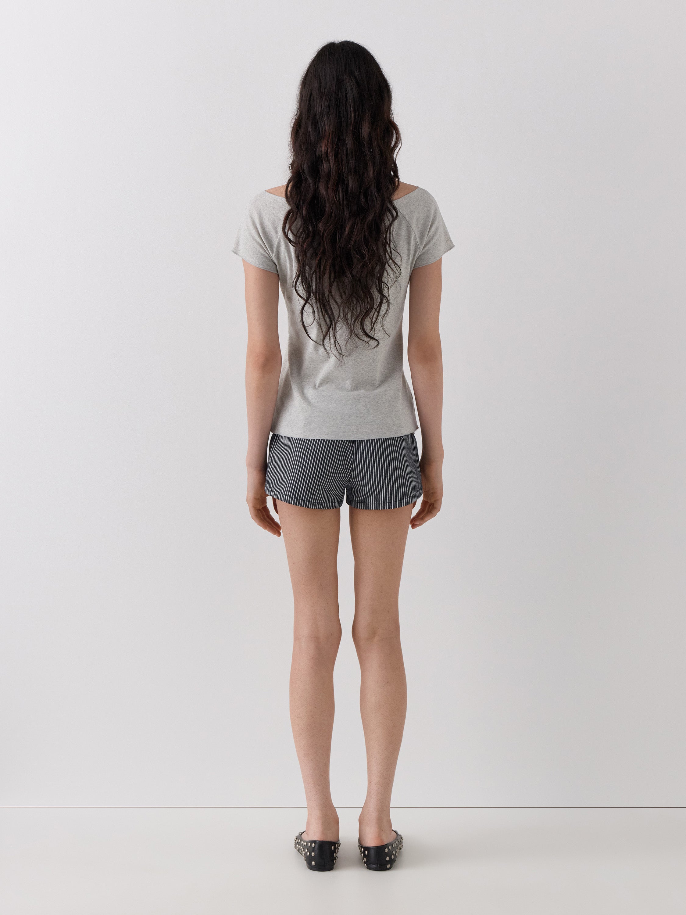 Women's grey t-shirt with wide boat neckline – Gimaguas