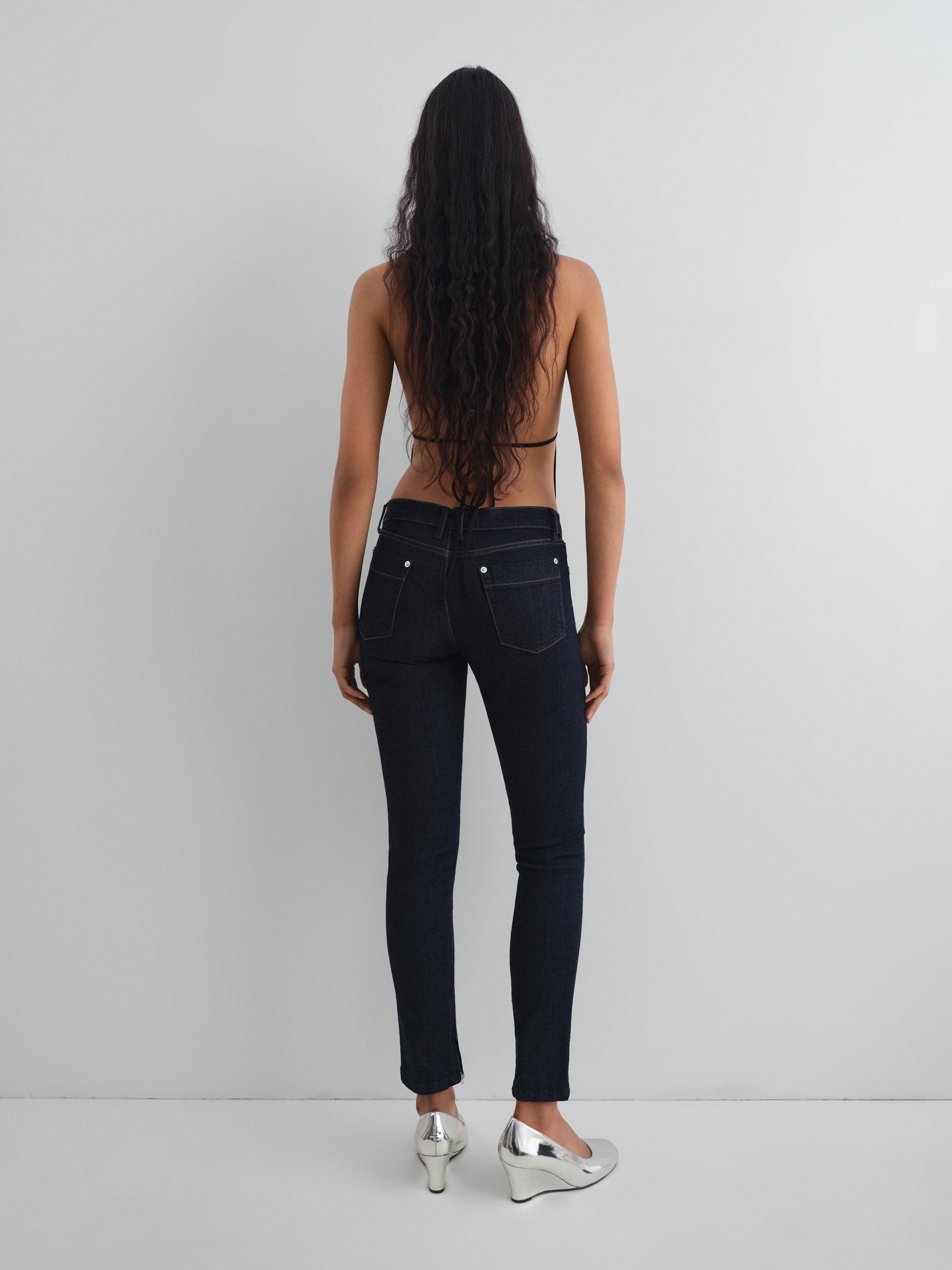 Black halter top for women with silver buckle – Gimaguas
