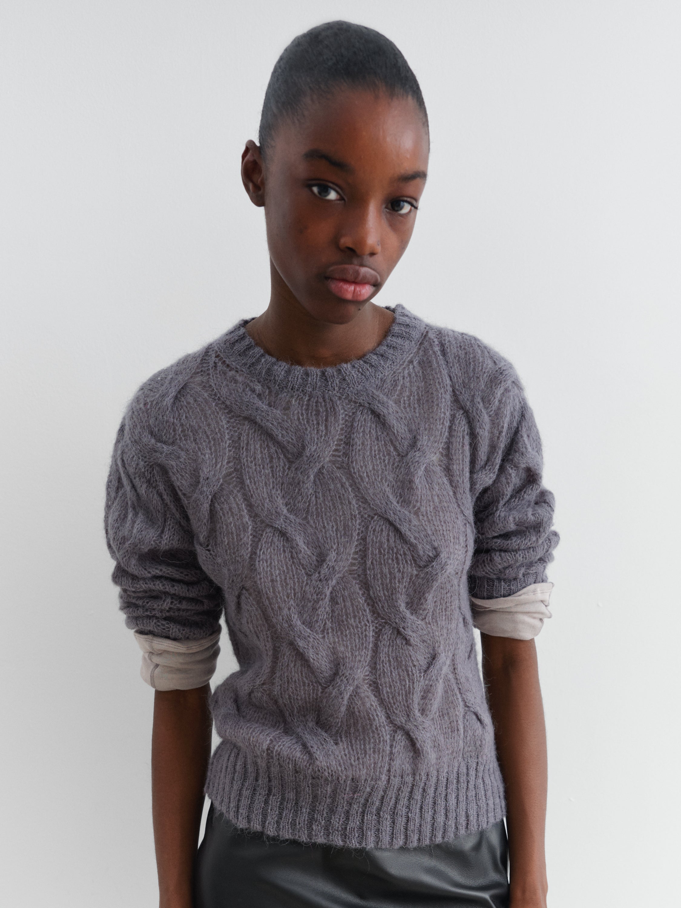 Women's dark grey cable-knit long-sleeve jumper – Gimaguas