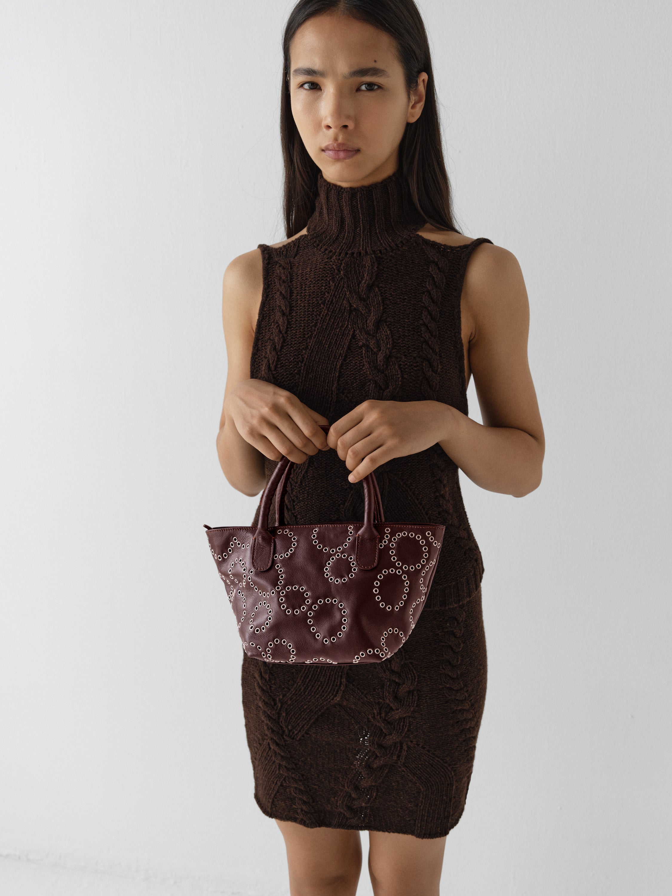 Brown high-neck wool top with cable-knit detail – Gimaguas
