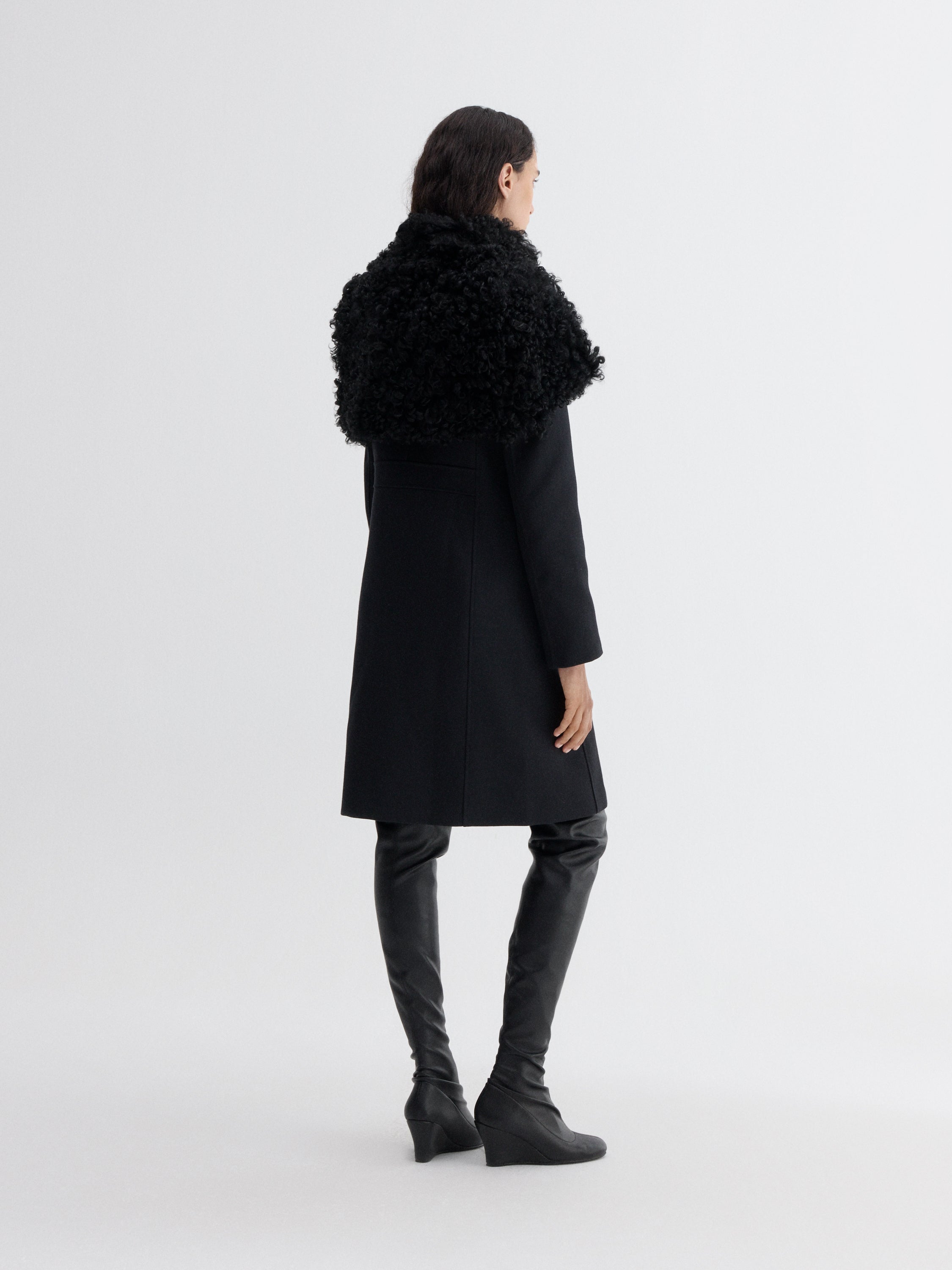 Black Shearling Cape with Stand Collar and Leather Tie – Gimaguas