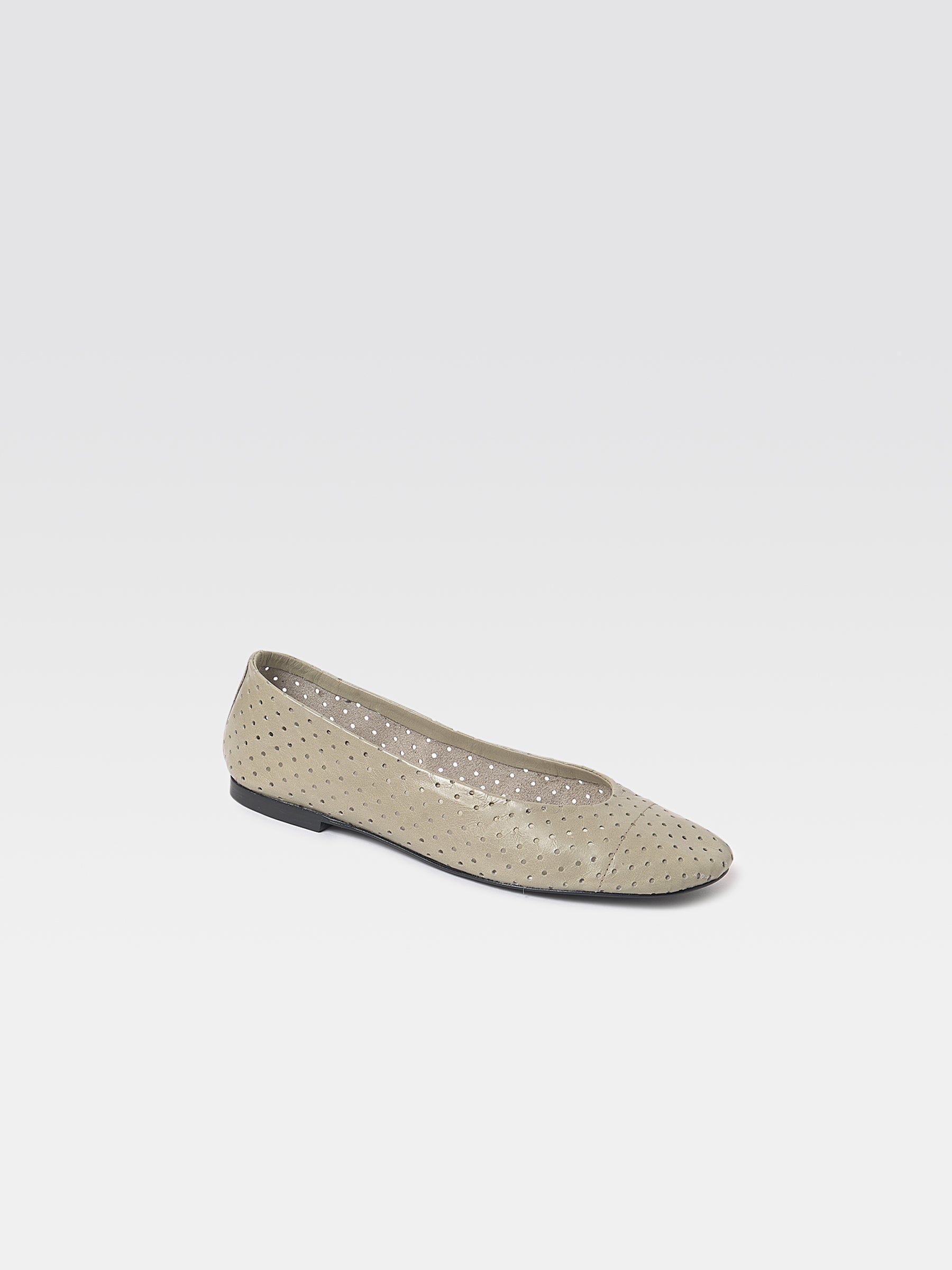 Bailarina Perforated Taupe – Gimaguas