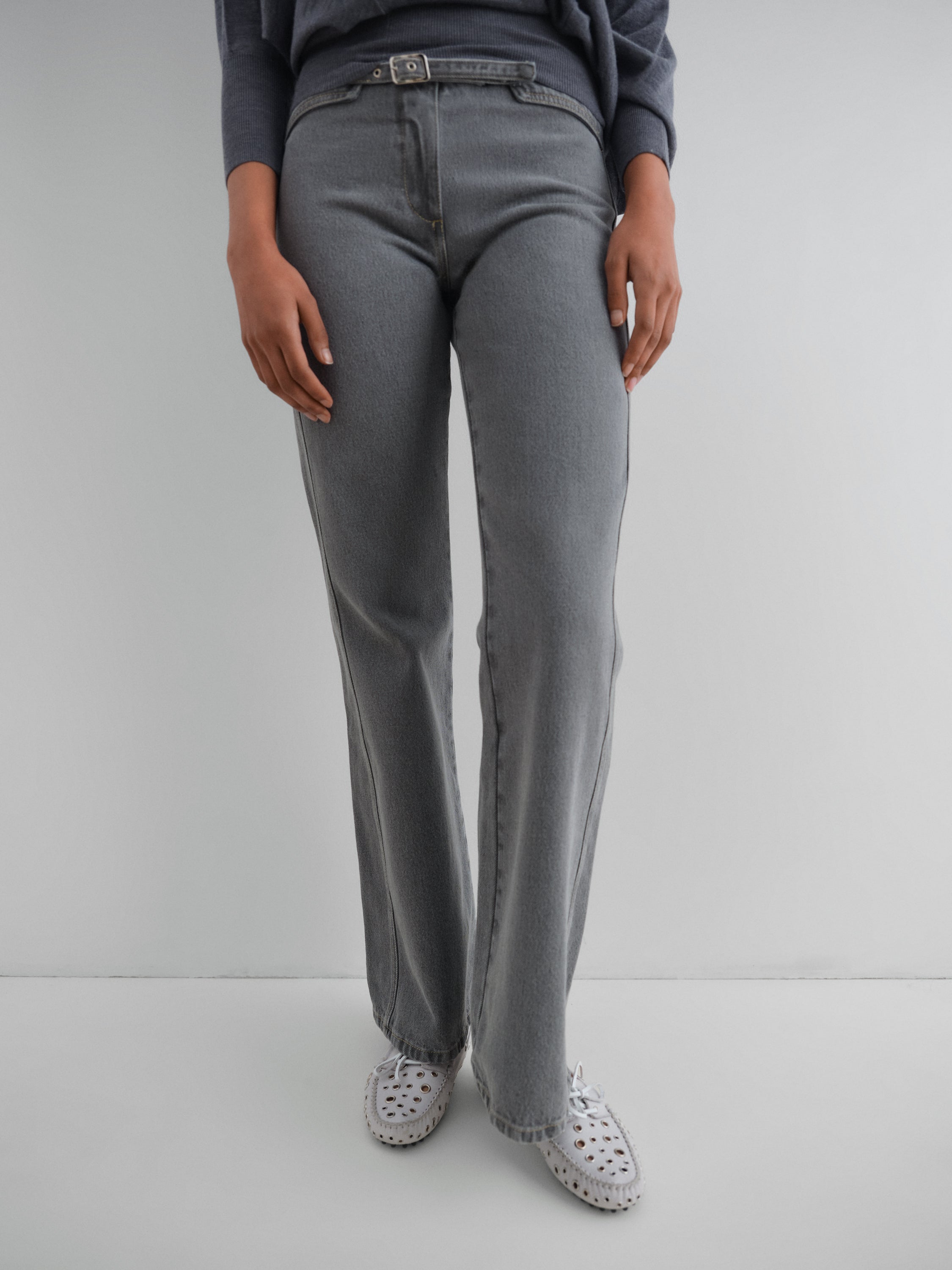 Grey straight-leg denim trousers with belt accent - Gimaguas
