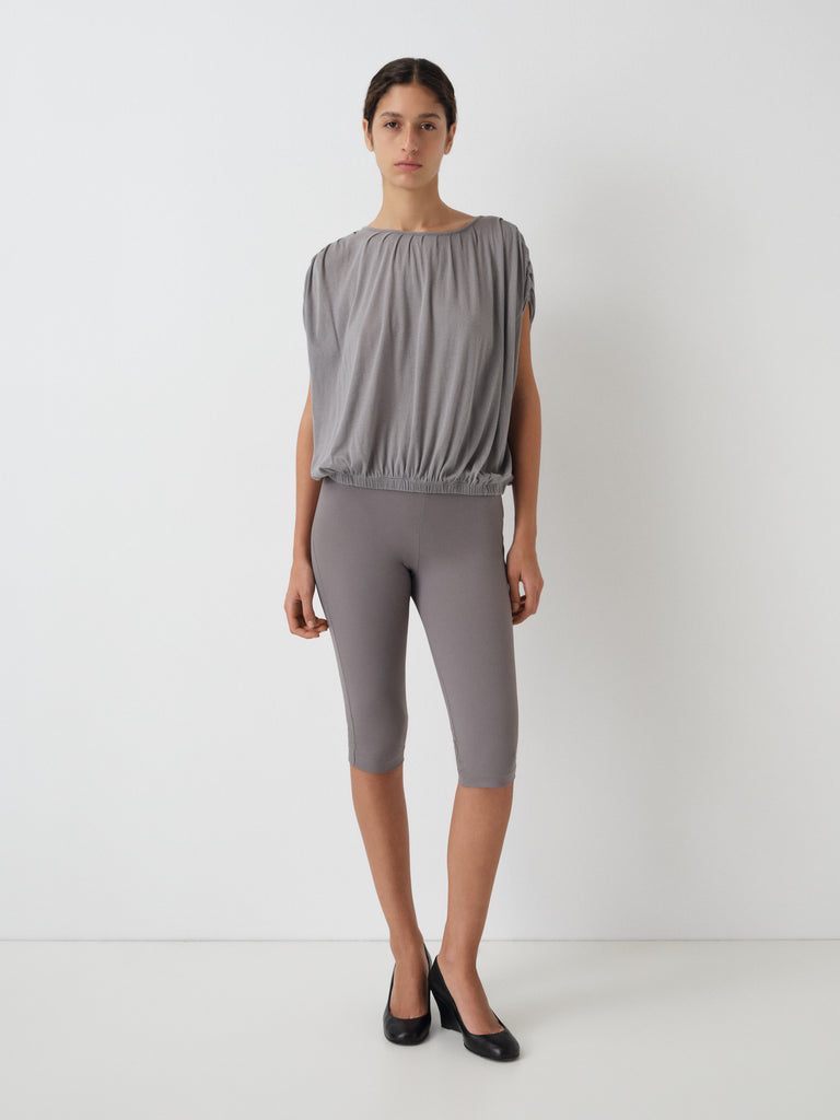 Women's grey capri trousers with fitted silhouette – Gimaguas