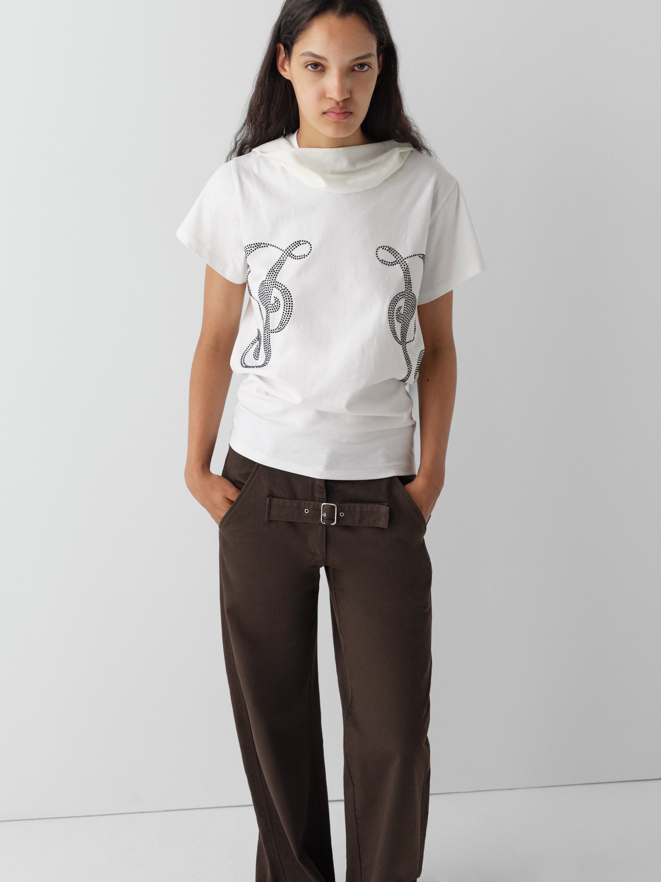 White graphic t-shirt for women with scarf detail – Gimaguas