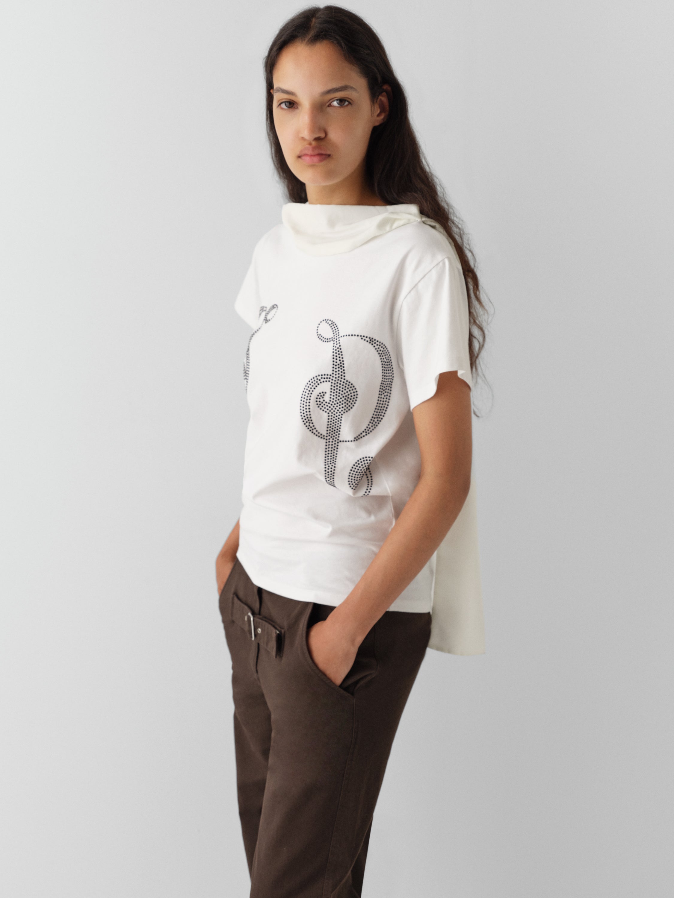 White graphic t-shirt for women with scarf detail – Gimaguas