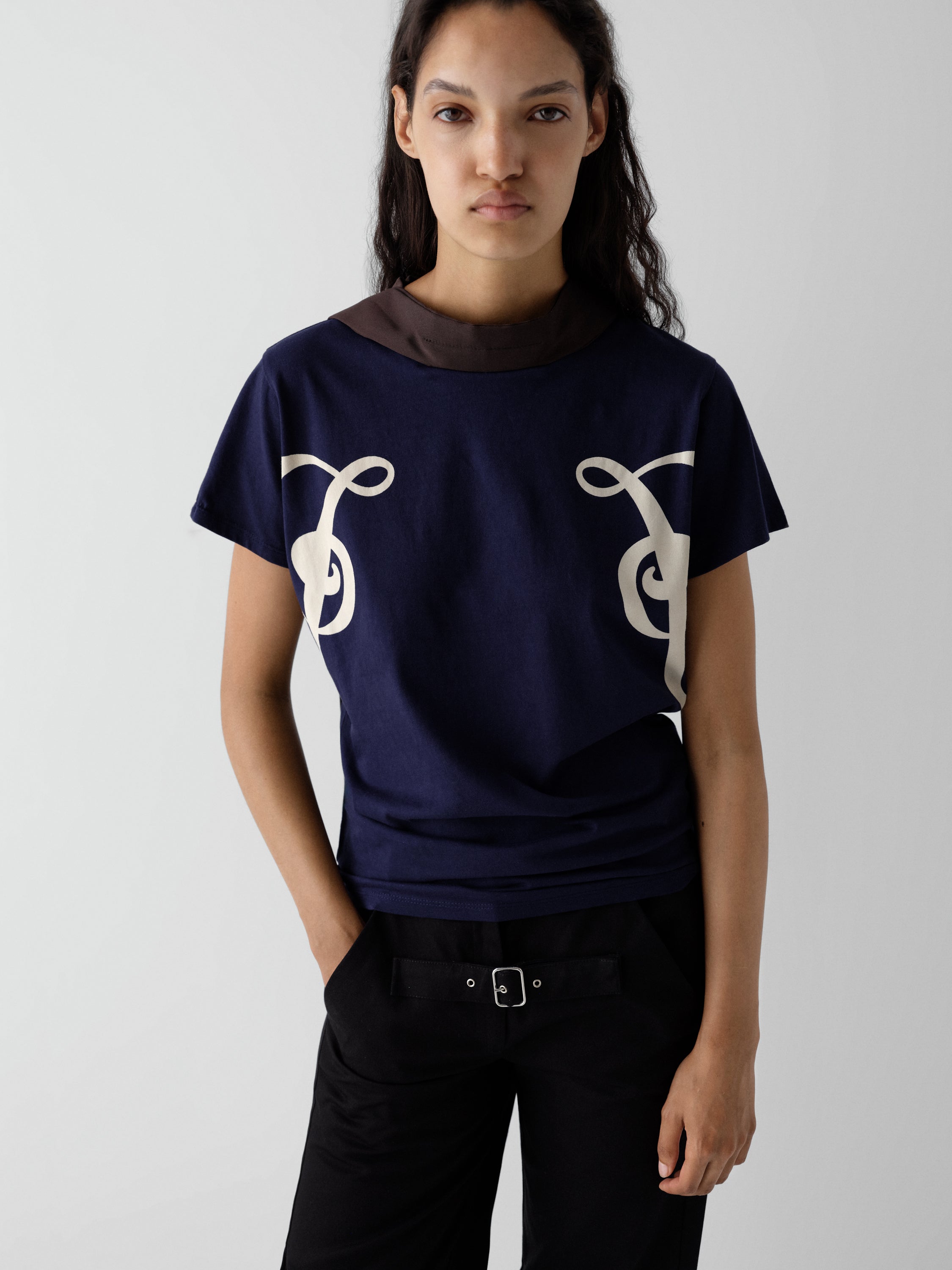gimaguas カットソー　2025ss Navy graphic t-shirt for women with scarf detail – Gimaguas
