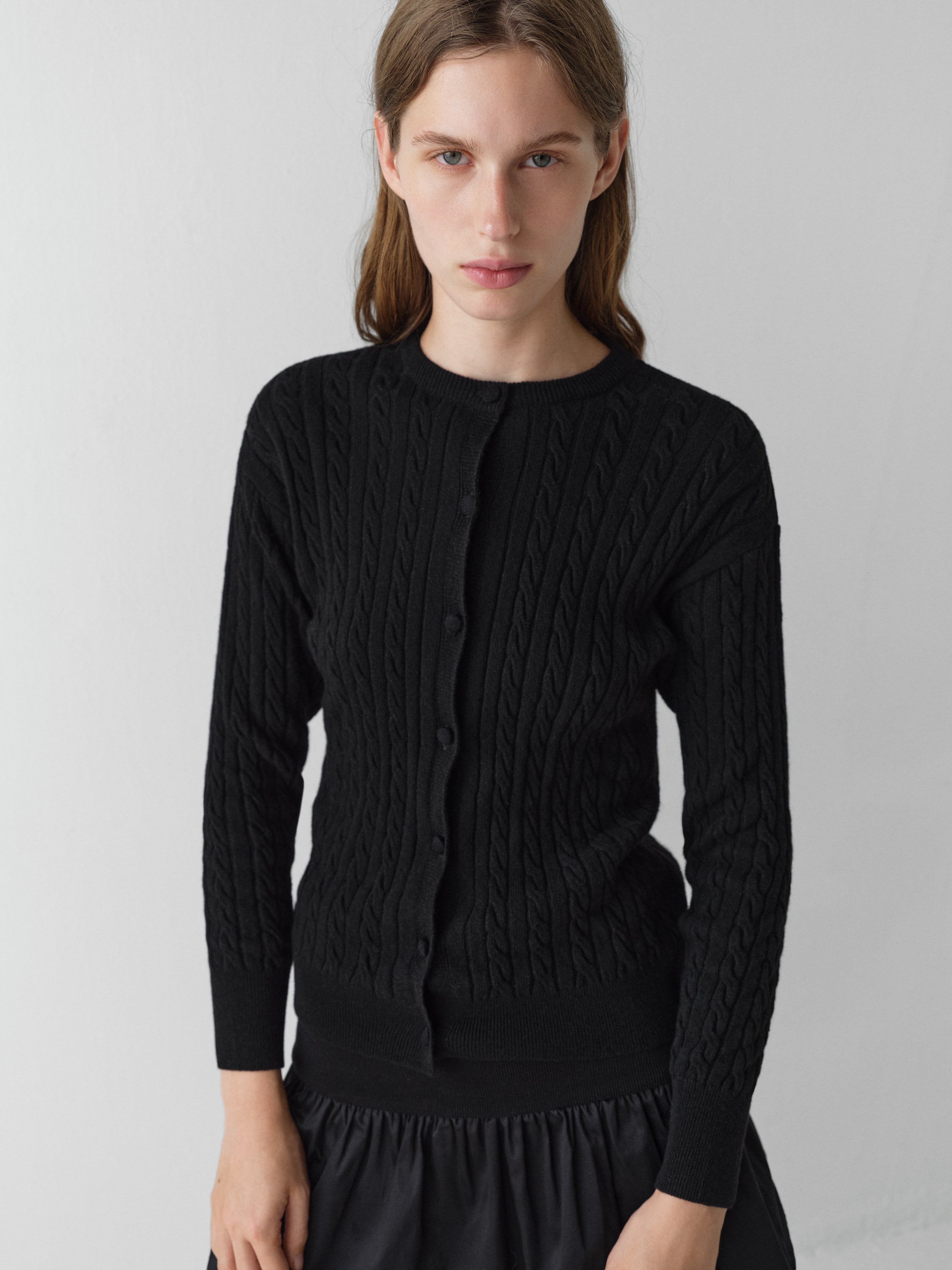 Black knitted cardigan for women with braided detailing – Gimaguas