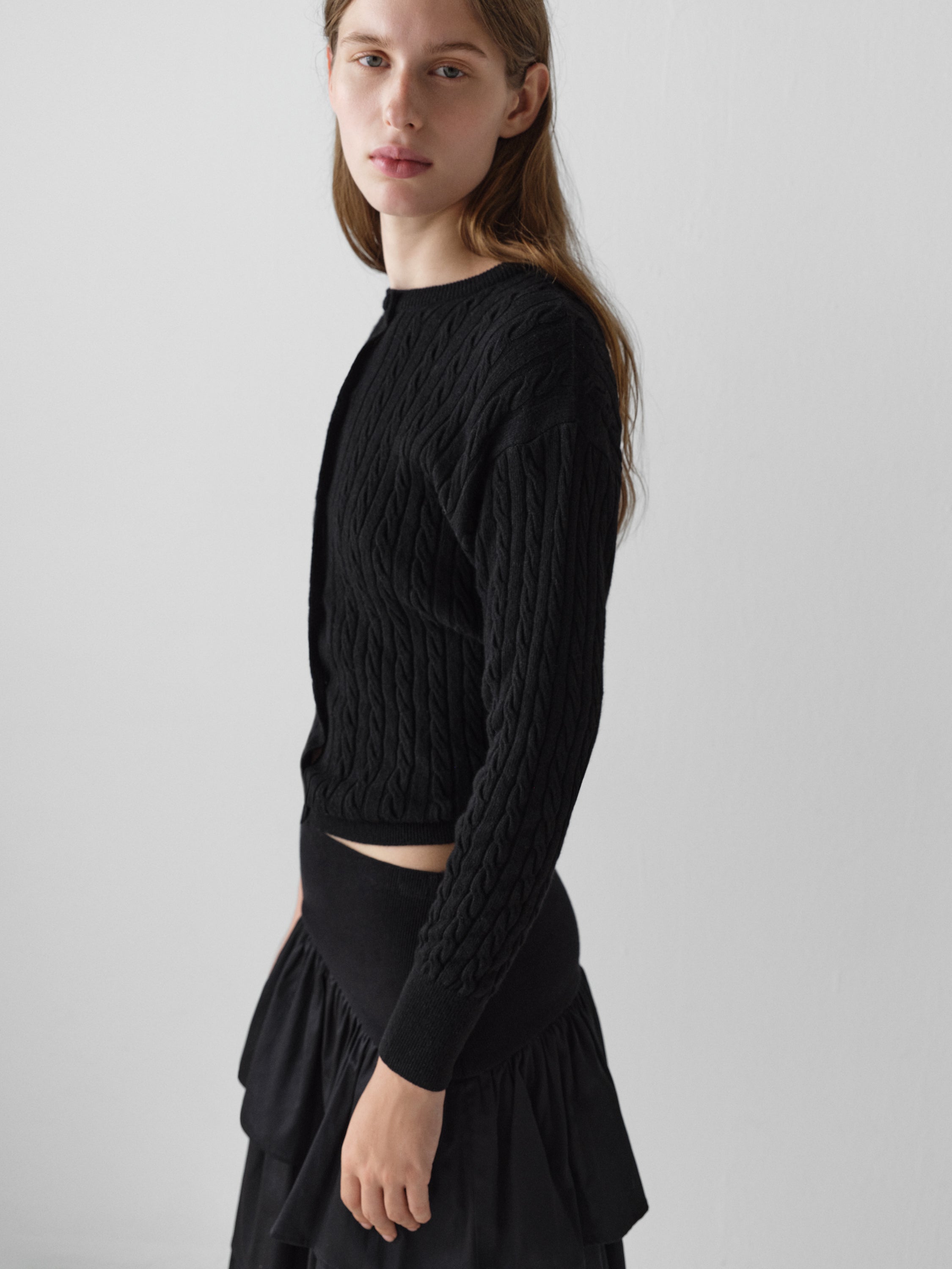 Black knitted cardigan for women with braided detailing – Gimaguas