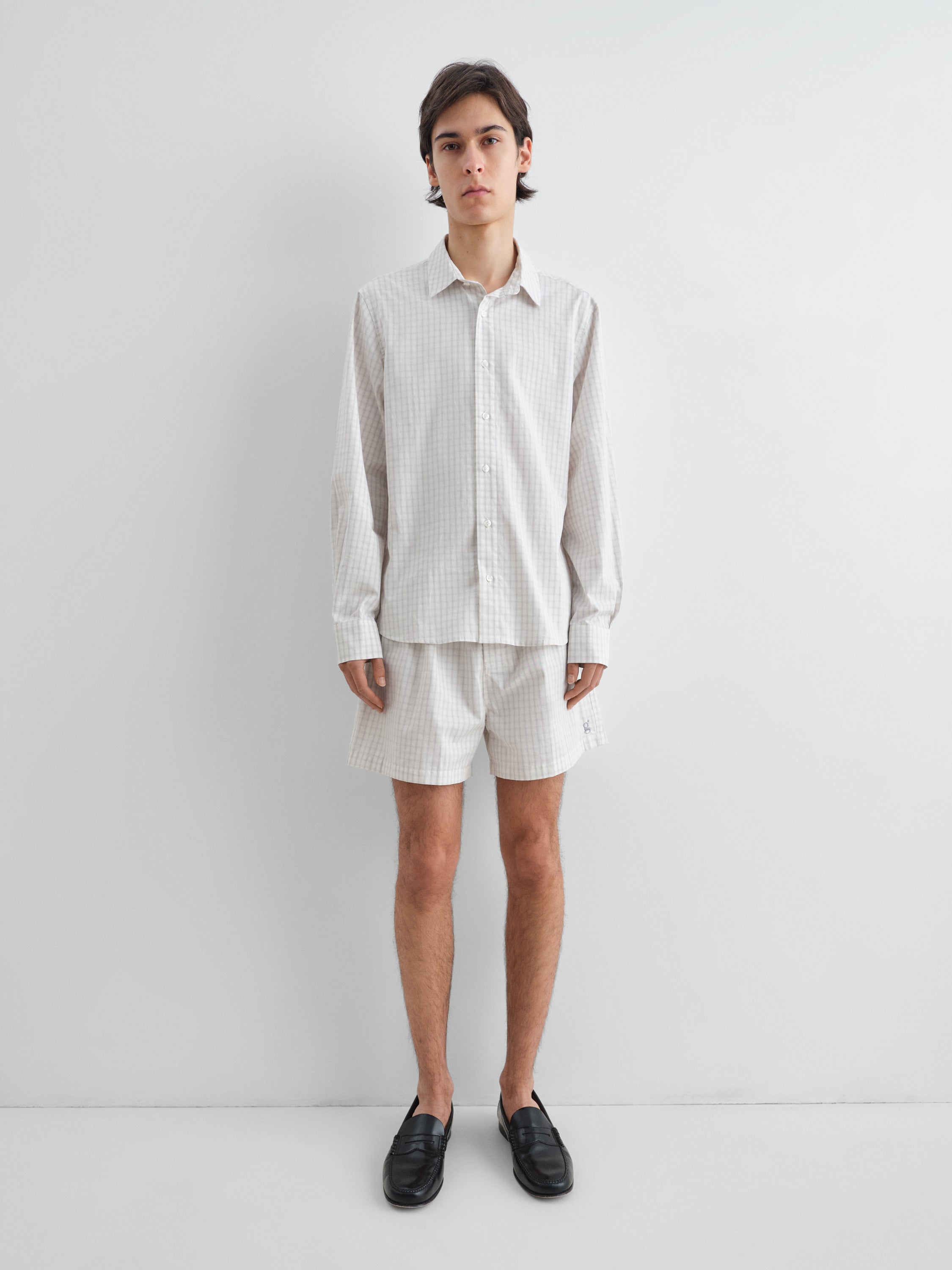 Unisex white checkered shirt with classic collar – Gimaguas