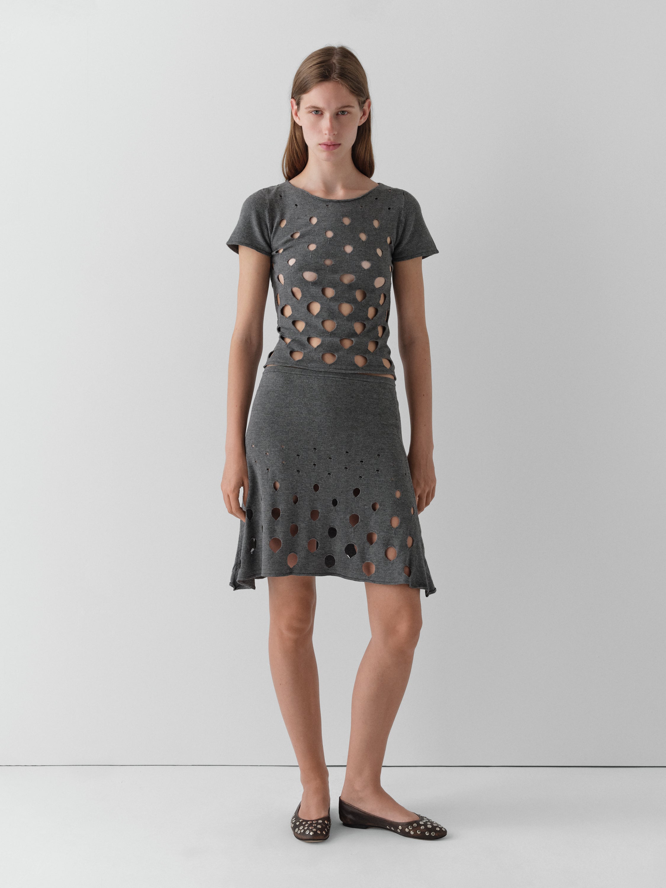 Grey cut-out top for women with circular detailing – Gimaguas