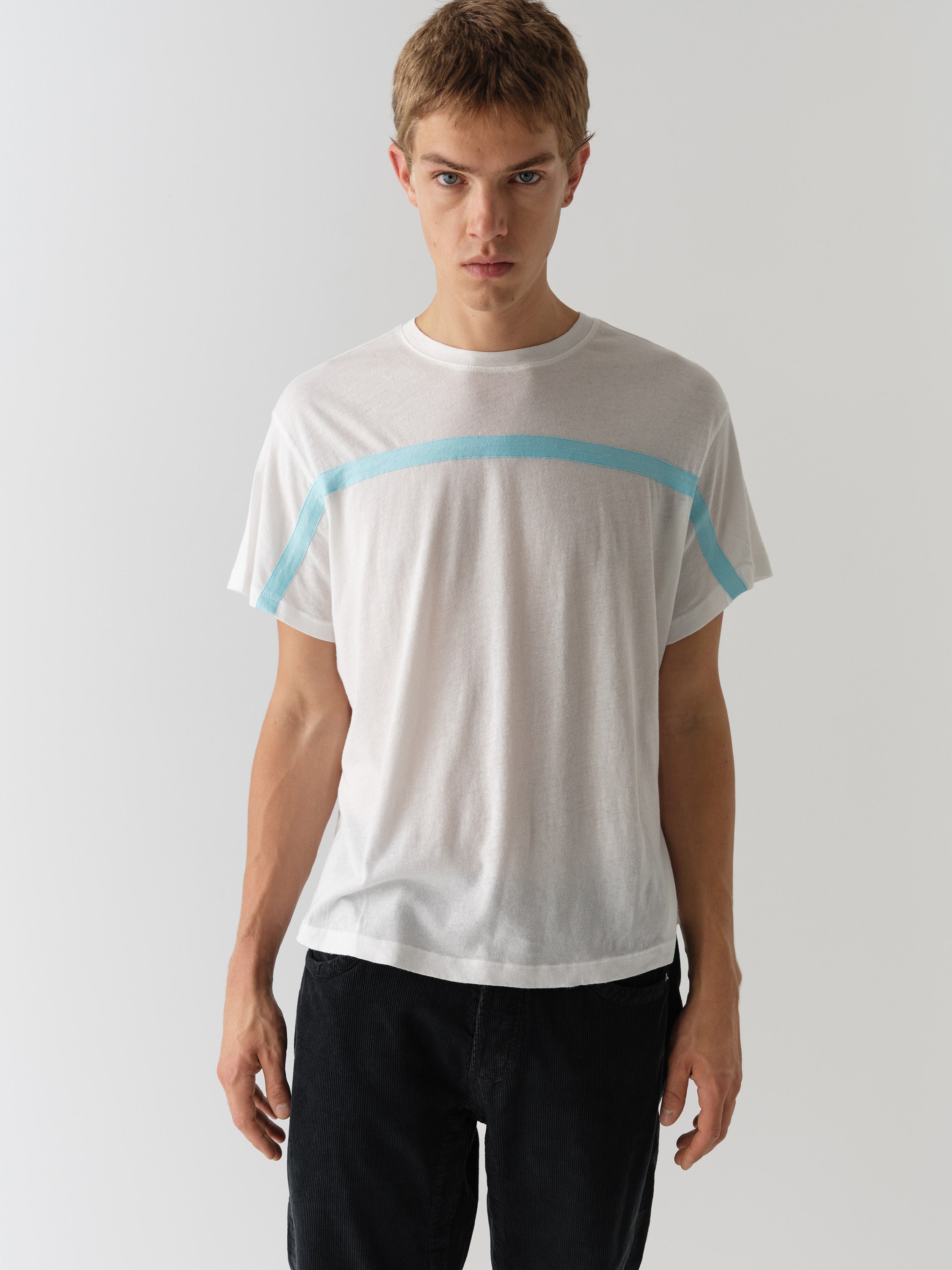 White Unisex T-Shirt with Blue Stripe. 100% Cotton – Gimaguas