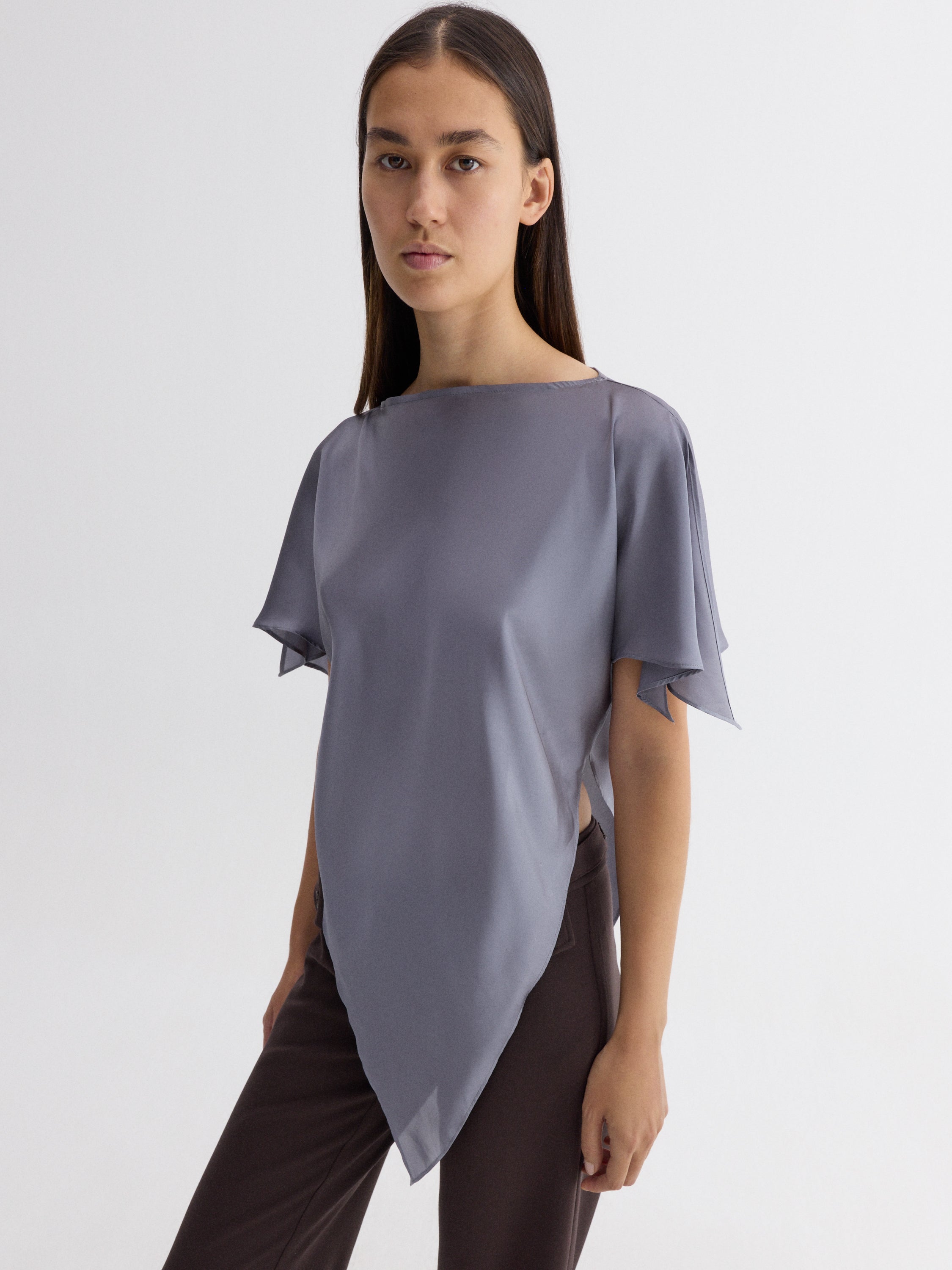 Grey satin top with pointed hemline and draped shoulders – Gimaguas