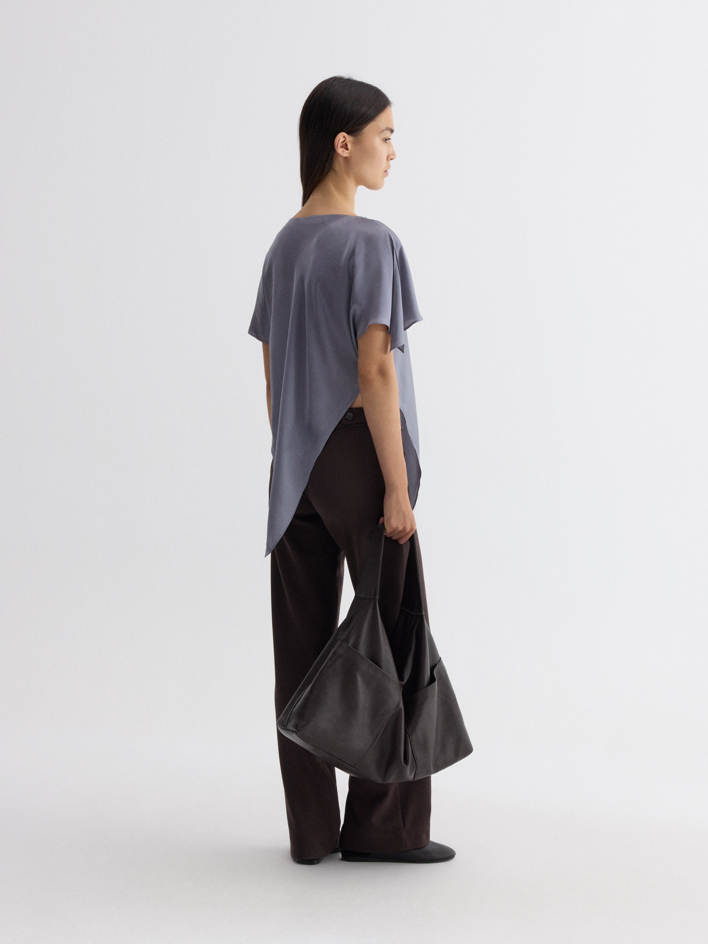 Grey satin top with pointed hemline and draped shoulders – Gimaguas