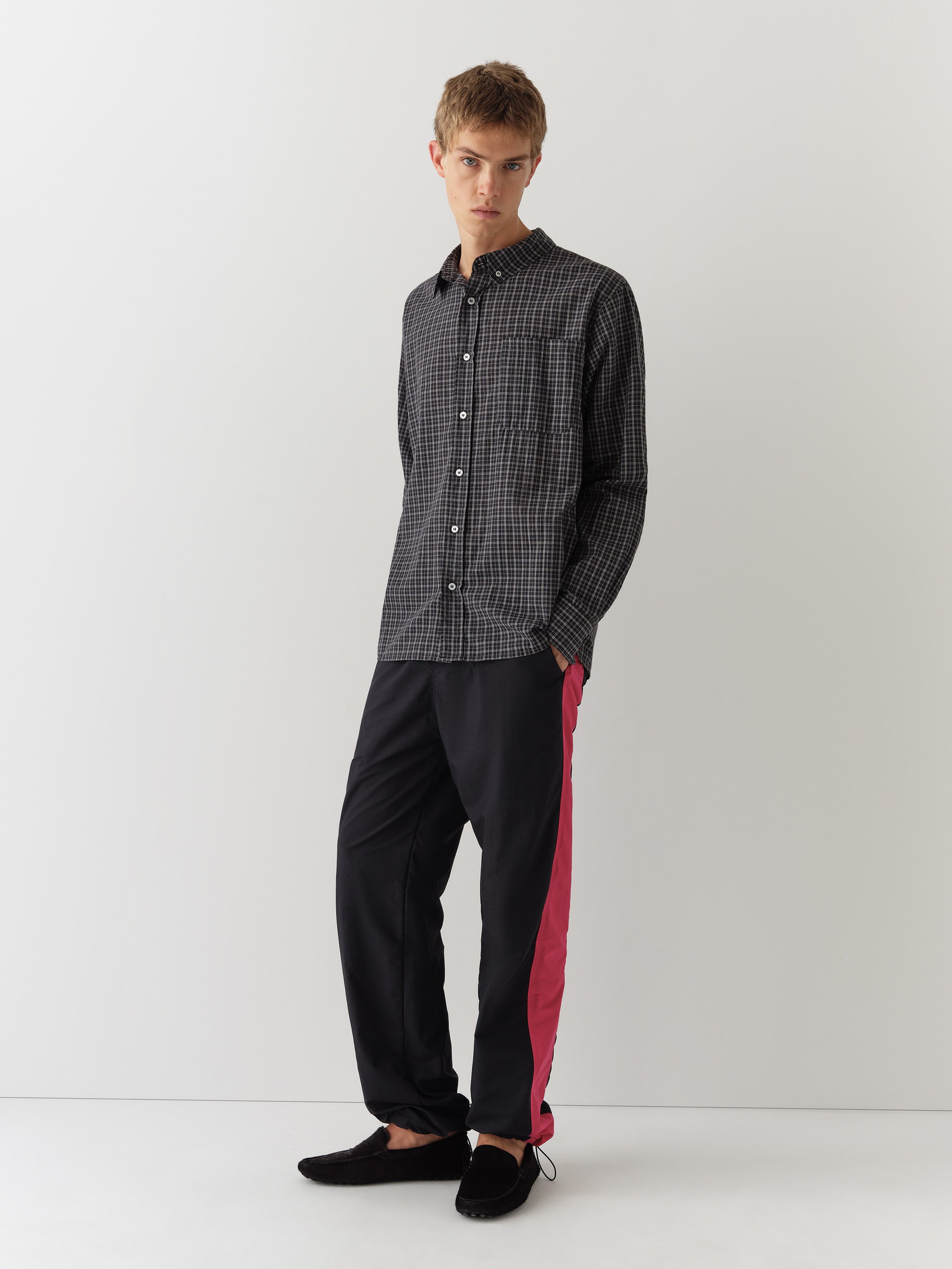 Black unisex trousers with pink side stripes – Gimaguas